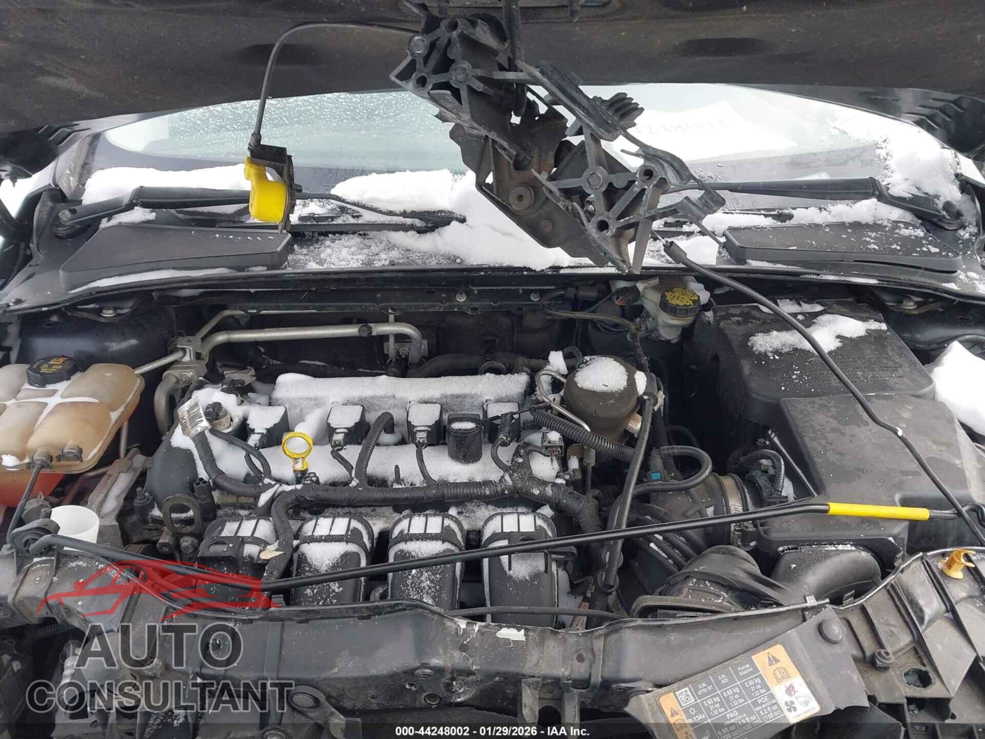 FORD FOCUS 2015 - 1FADP3F2XFL274200