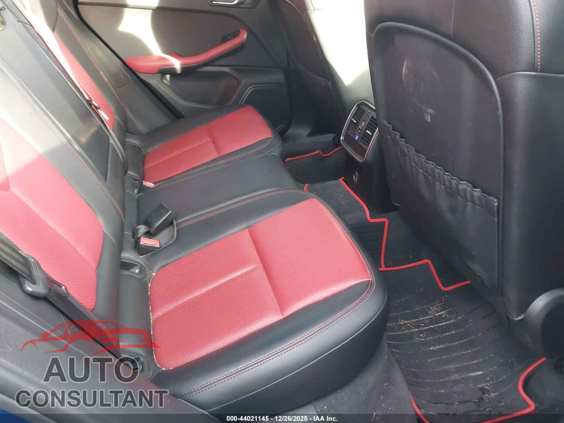 PORSCHE MACAN 2018 - WP1AA2A50JLB23951