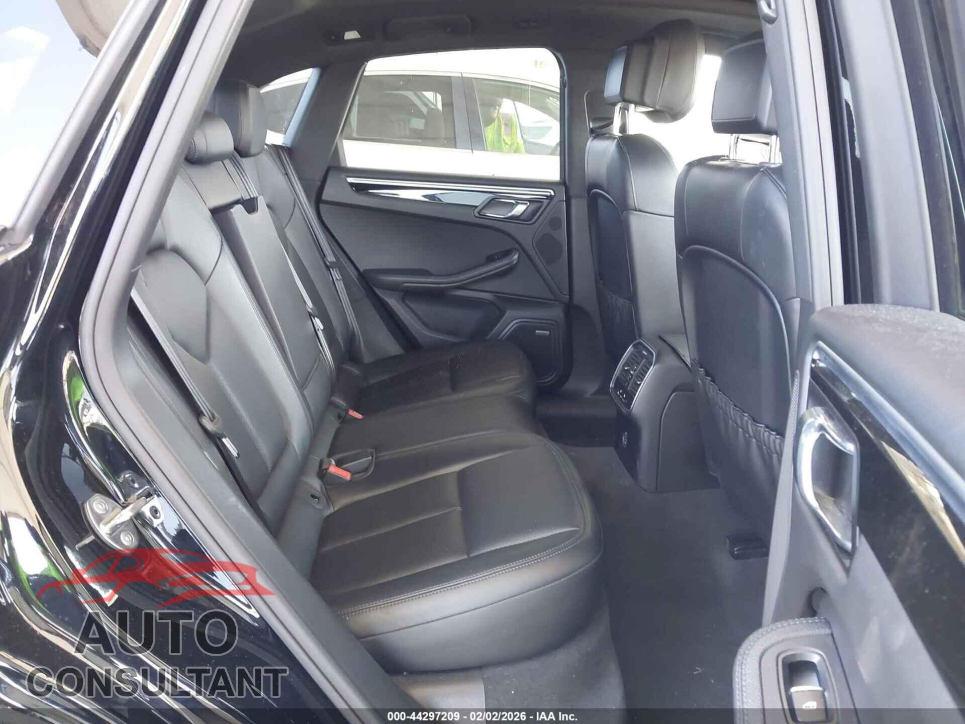 PORSCHE MACAN 2018 - WP1AA2A55JLB05882