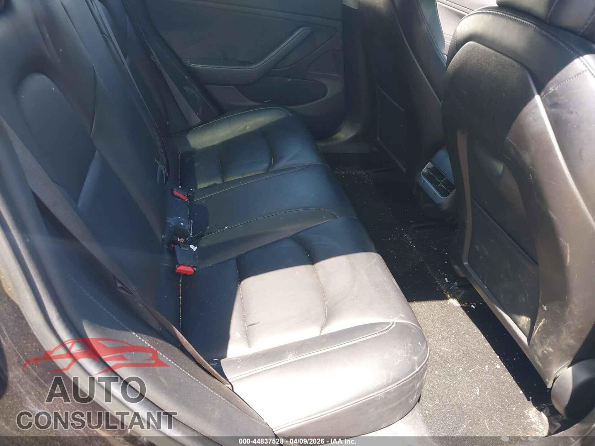 TESLA MODEL 3 2018 - 5YJ3E1EB7JF070595