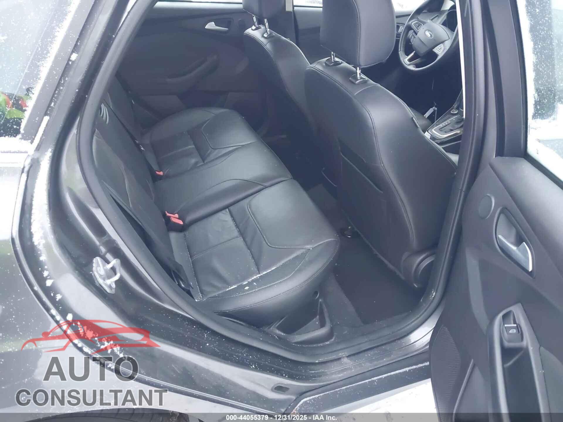 FORD FOCUS 2015 - 1FADP3J29FL247710