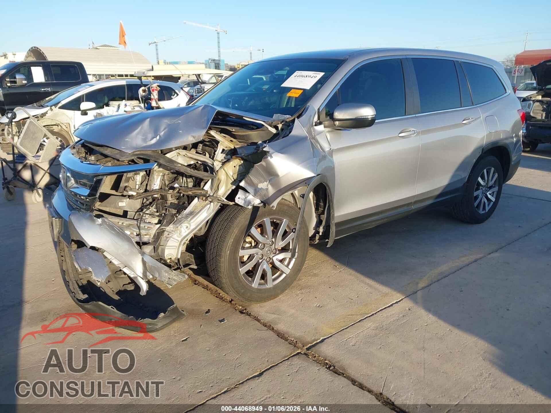 HONDA PILOT 2019 - 5FNYF5H52KB036176