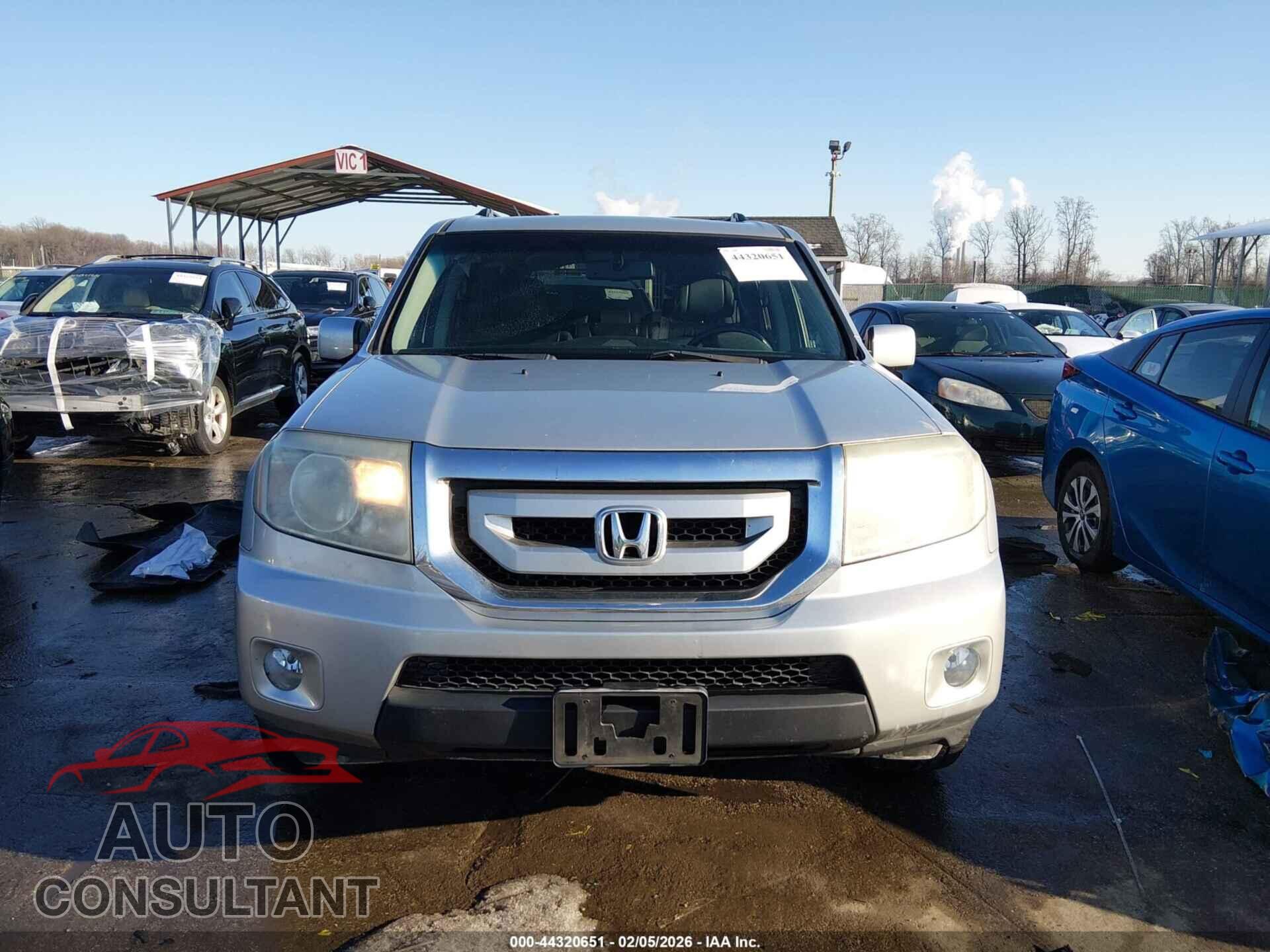 HONDA PILOT 2011 - 5FNYF4H67BB007971