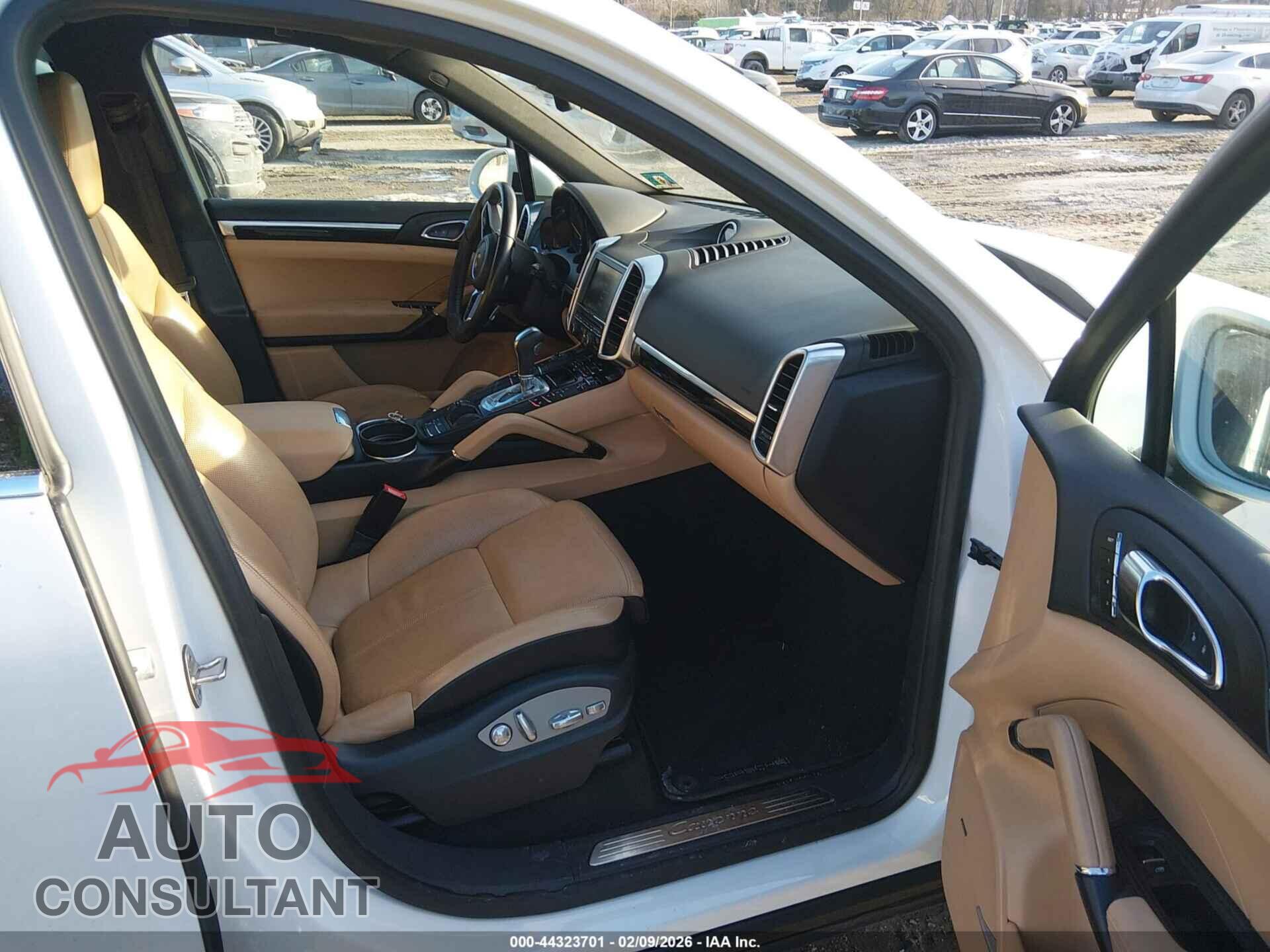 PORSCHE CAYENNE 2016 - WP1AA2A22GKA37836