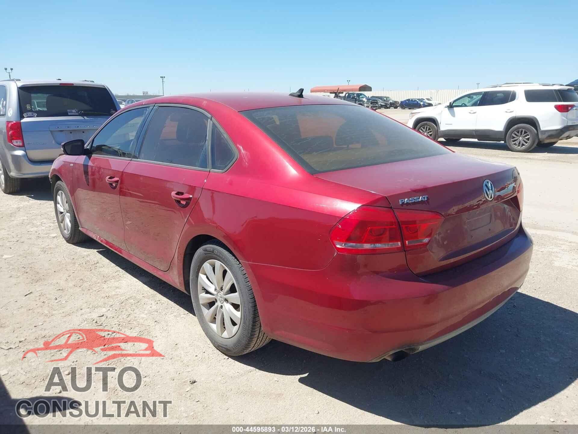 VOLKSWAGEN PASSAT 2015 - 1VWAT7A34FC020236