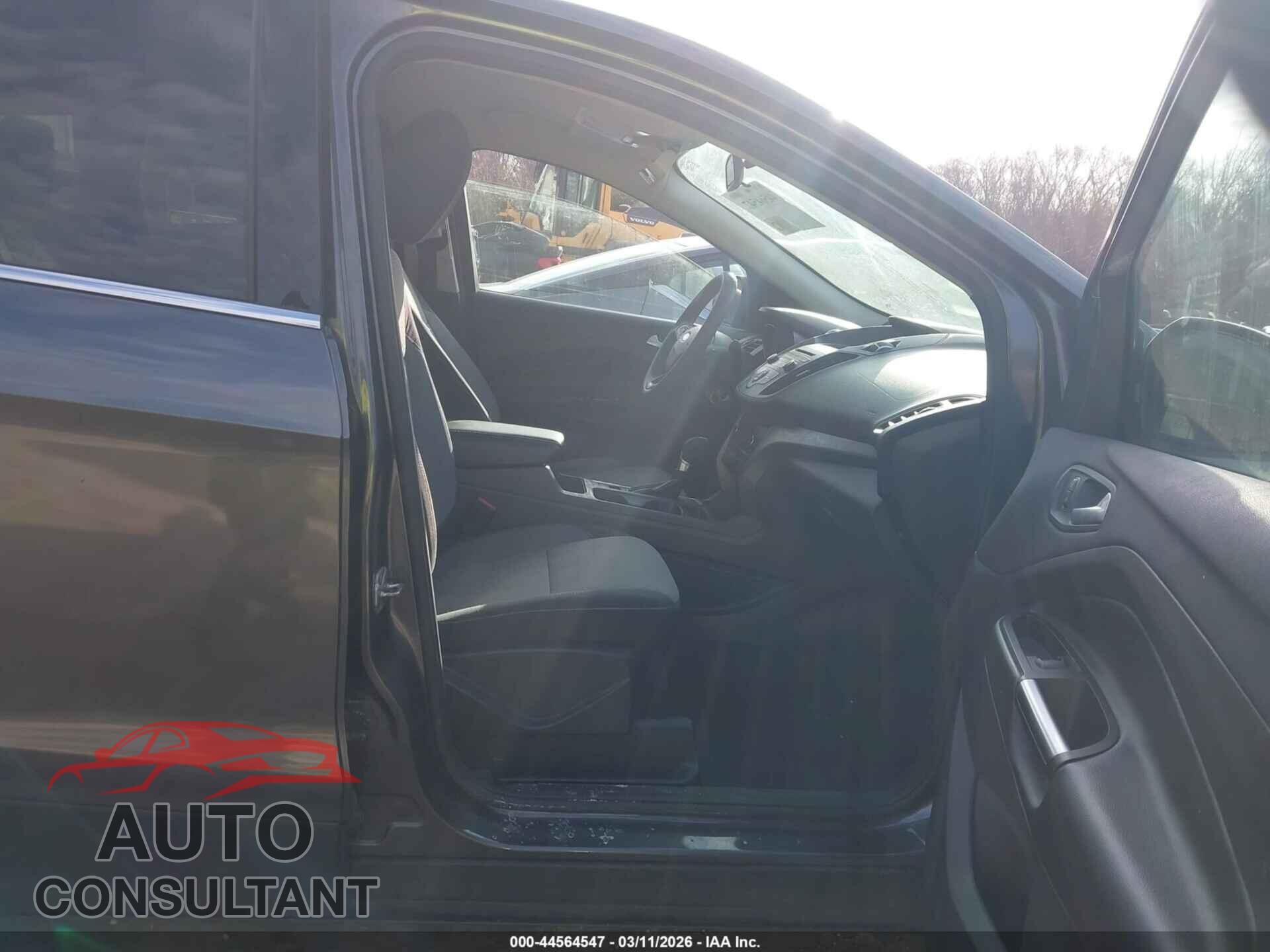 FORD ESCAPE 2017 - 1FMCU9GD2HUC27754