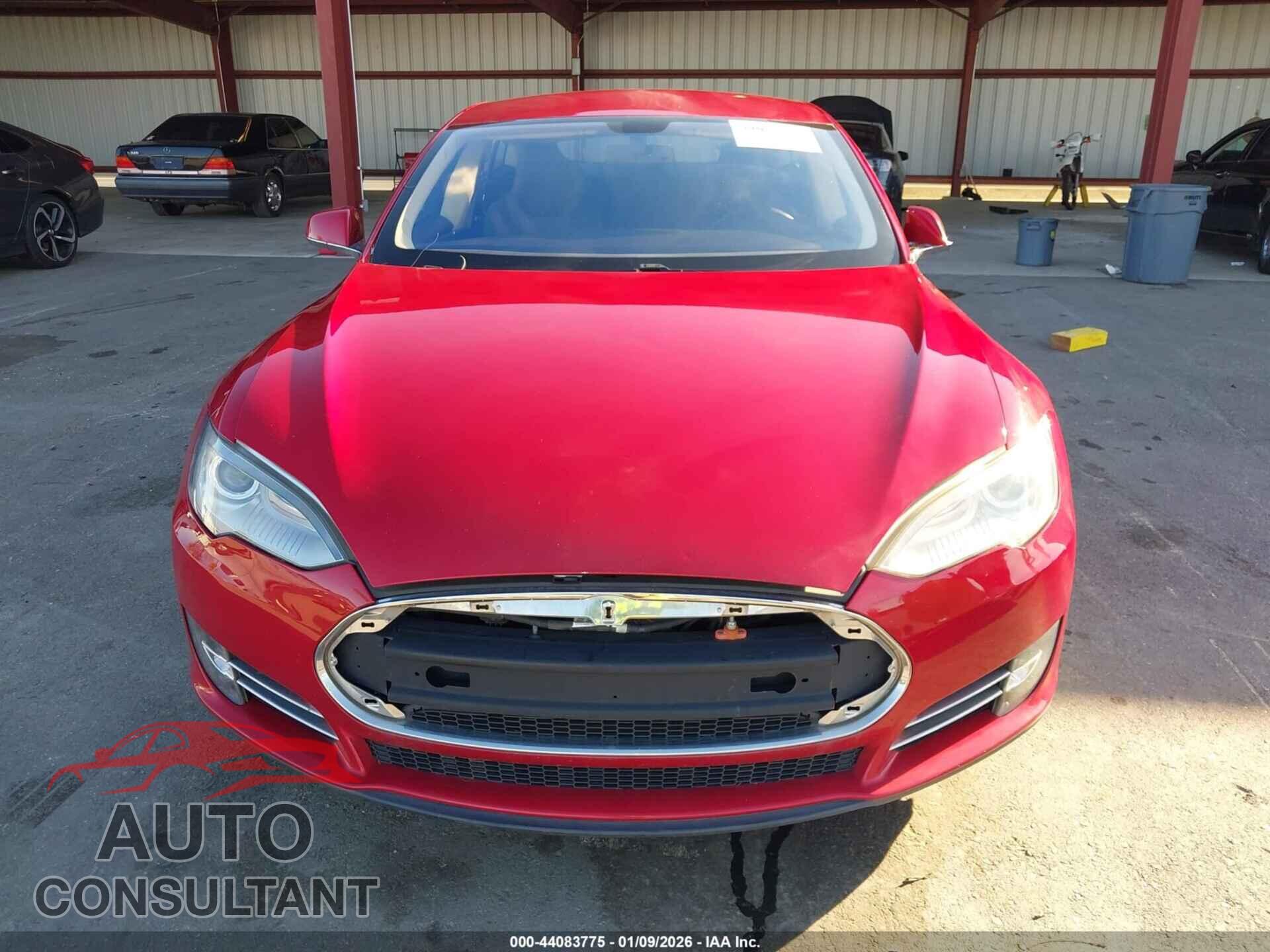 TESLA MODEL S 2013 - 5YJSA1AC3DFP10926