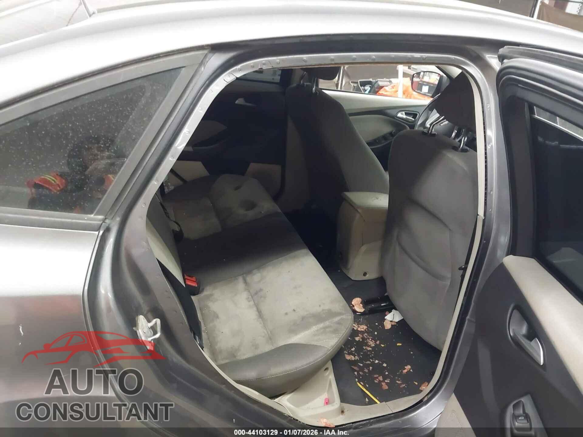 FORD FOCUS 2012 - 1FAHP3F20CL382323