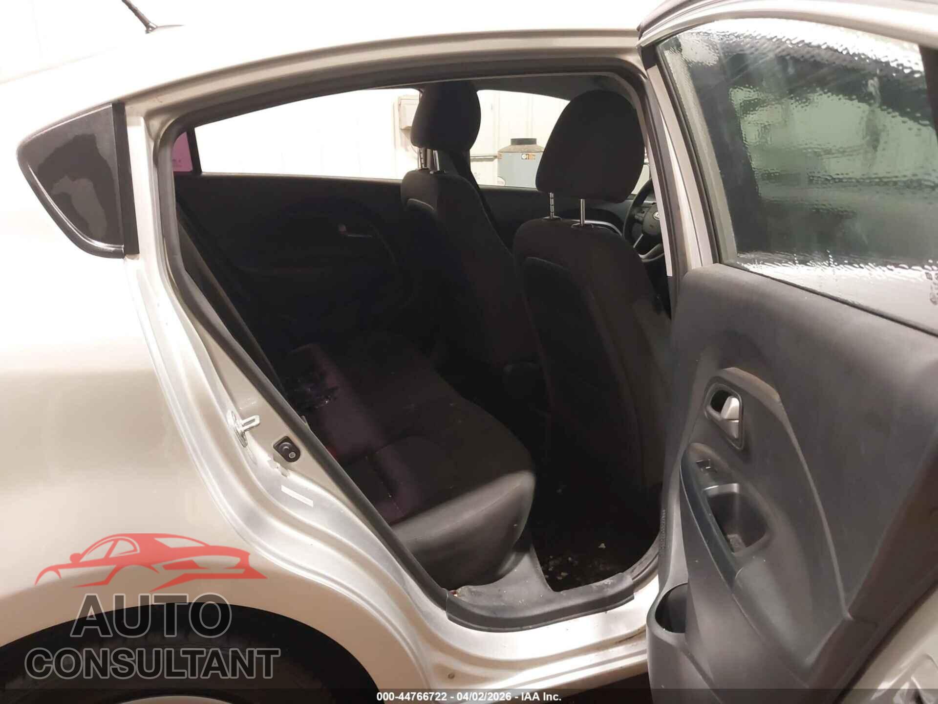 KIA RIO 2015 - KNADM4A33F6455658