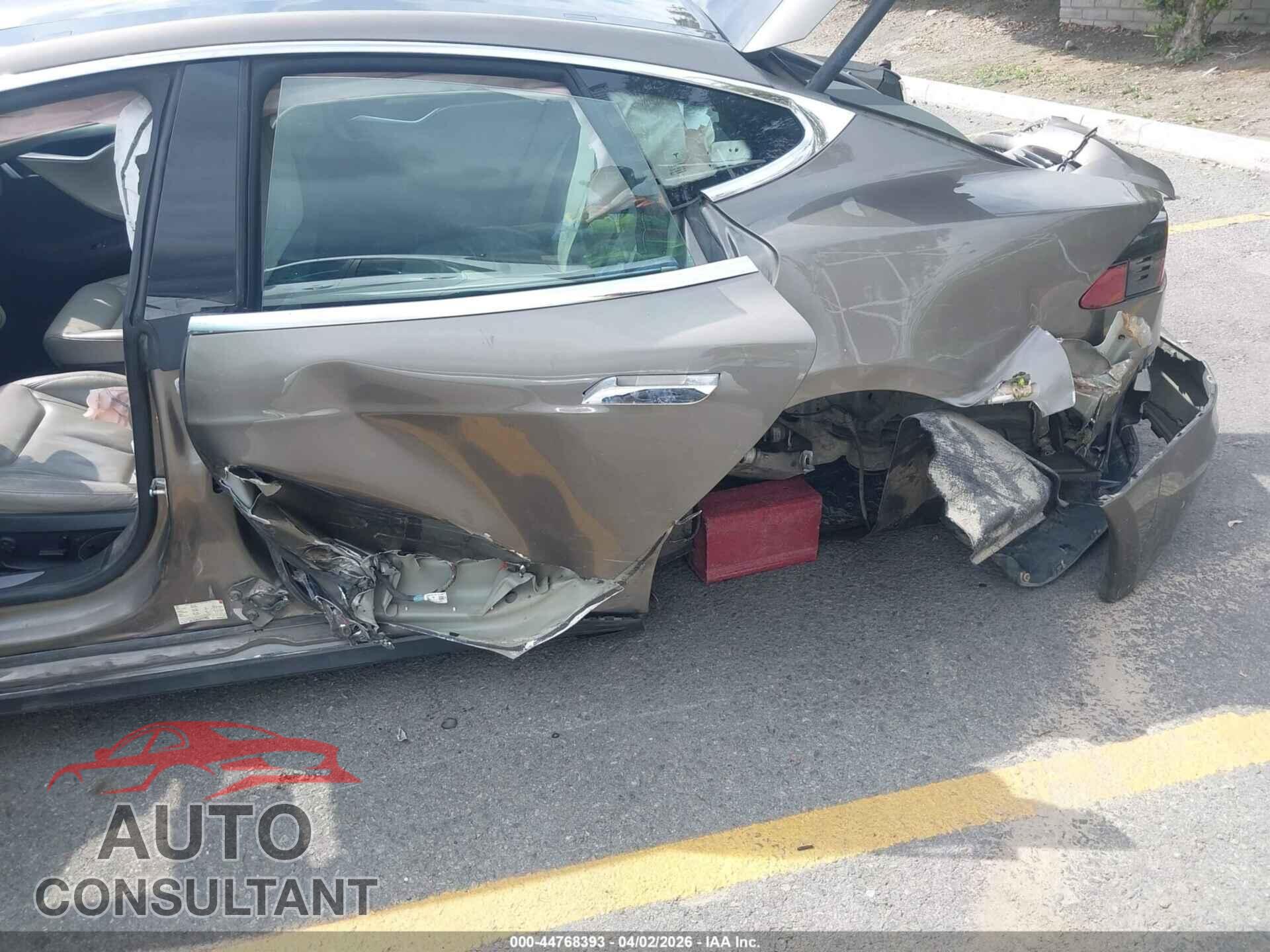 TESLA MODEL S 2015 - 5YJSA1E21FF106389