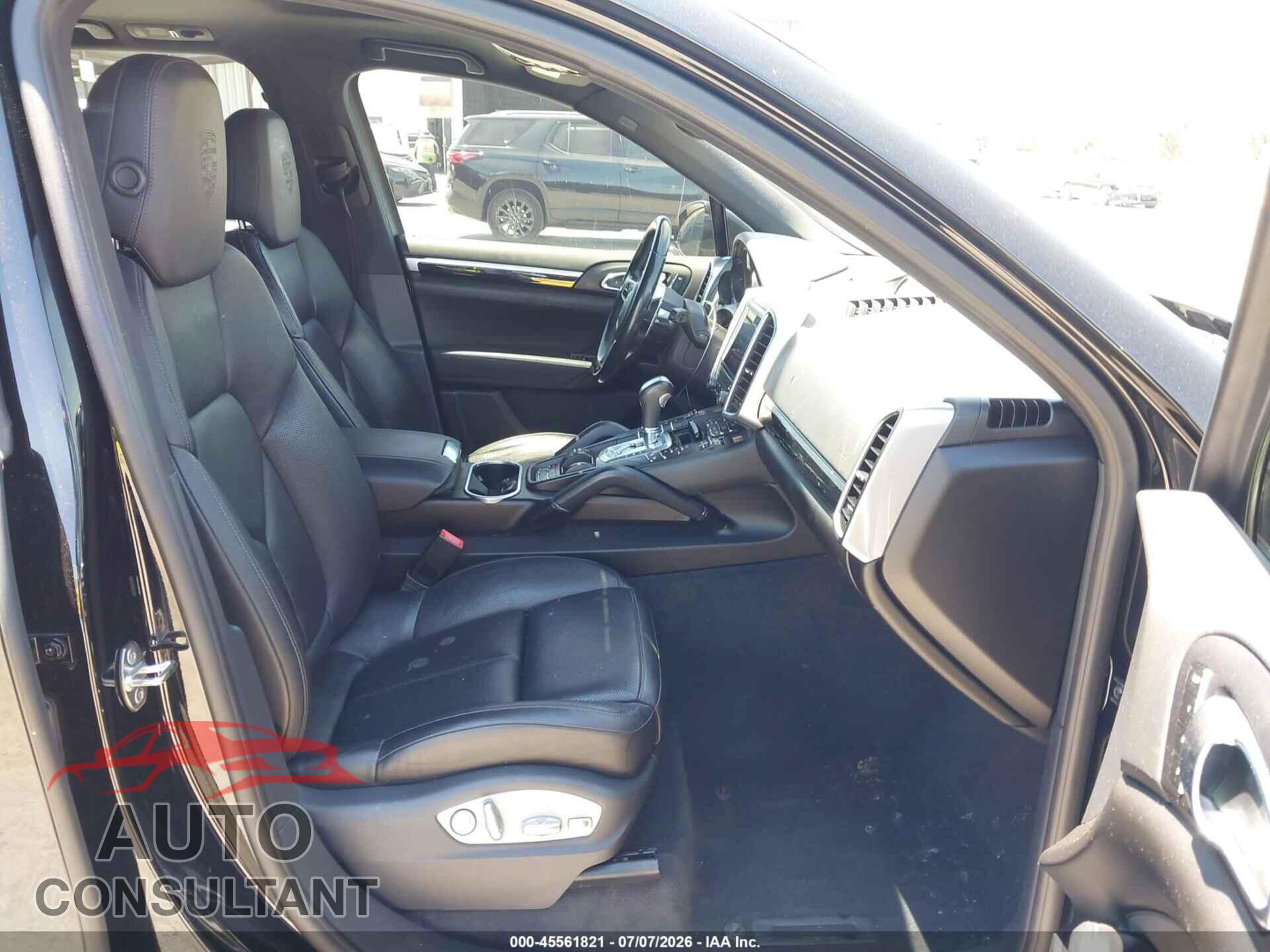 PORSCHE CAYENNE 2017 - WP1AA2A20HKA80606
