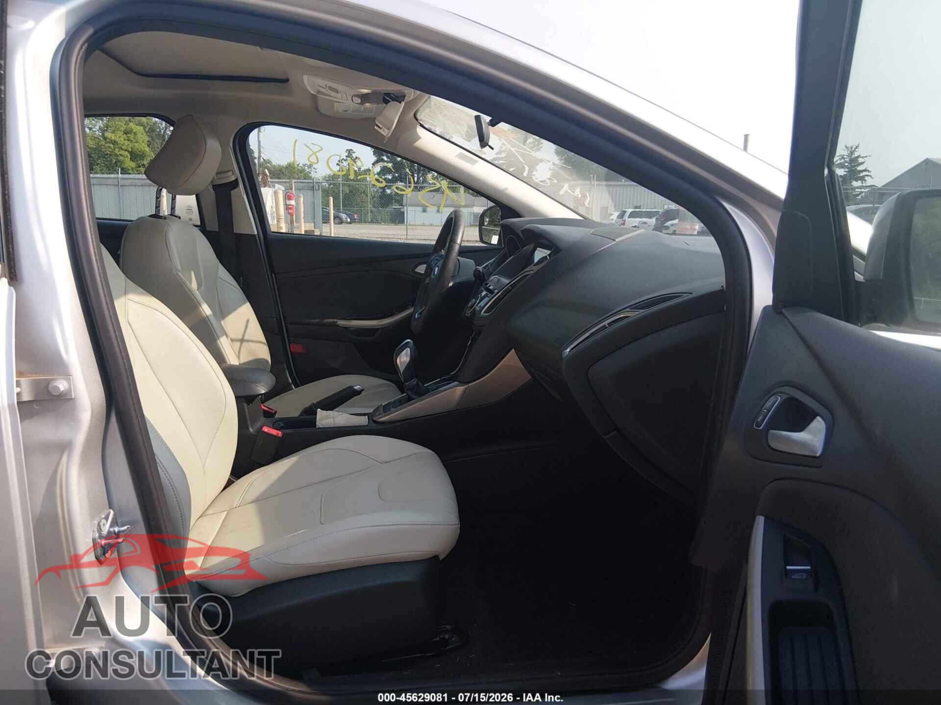 FORD FOCUS 2017 - 1FADP3N22HL291481