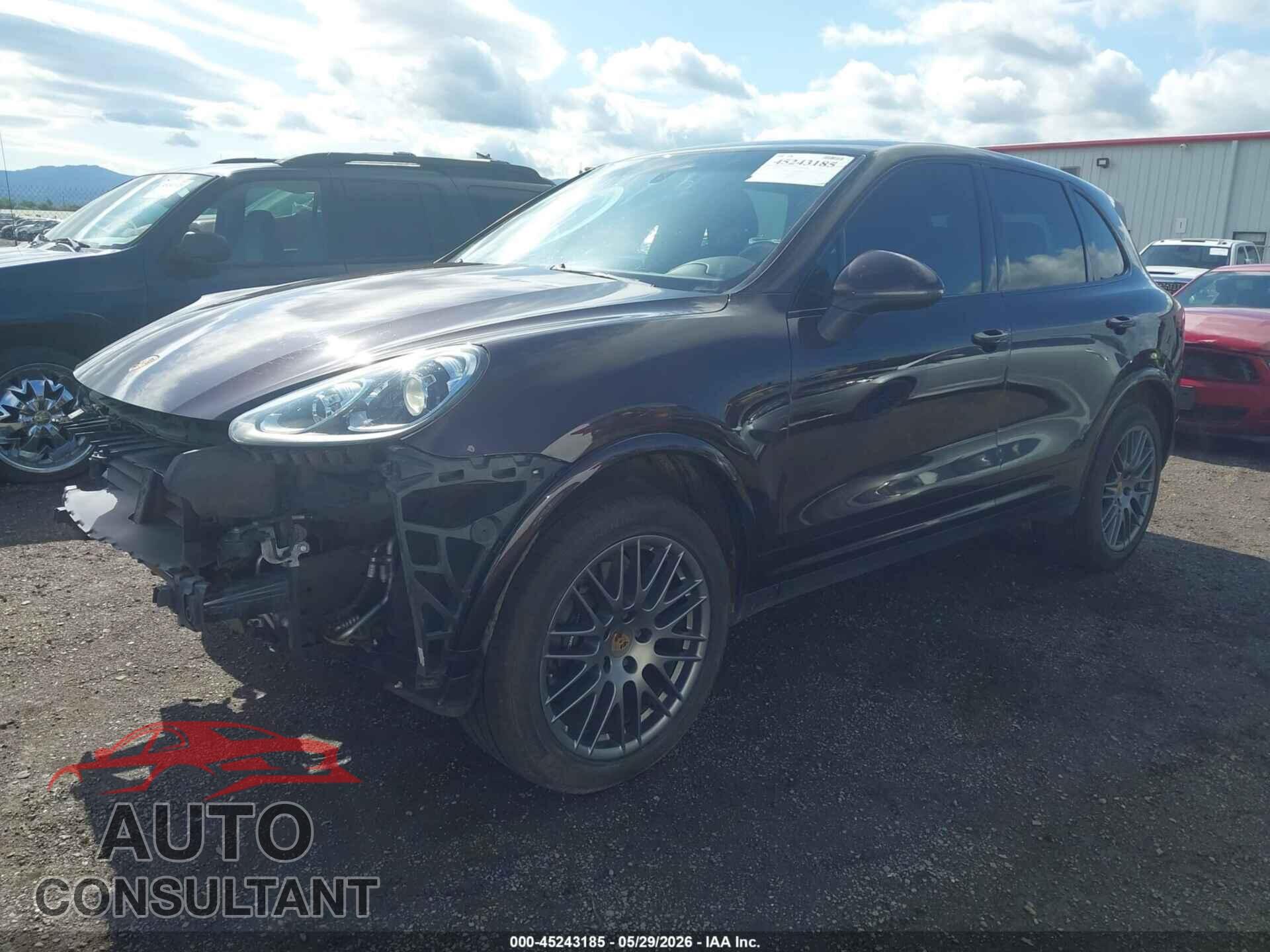 PORSCHE CAYENNE 2018 - WP1AA2A24JKA02402