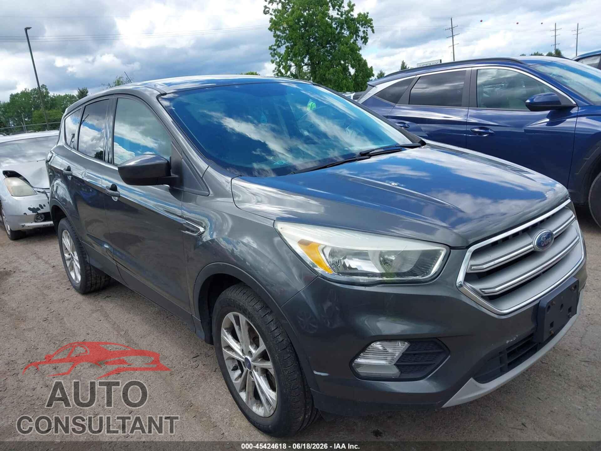 FORD ESCAPE 2017 - 1FMCU9GD1HUB45675