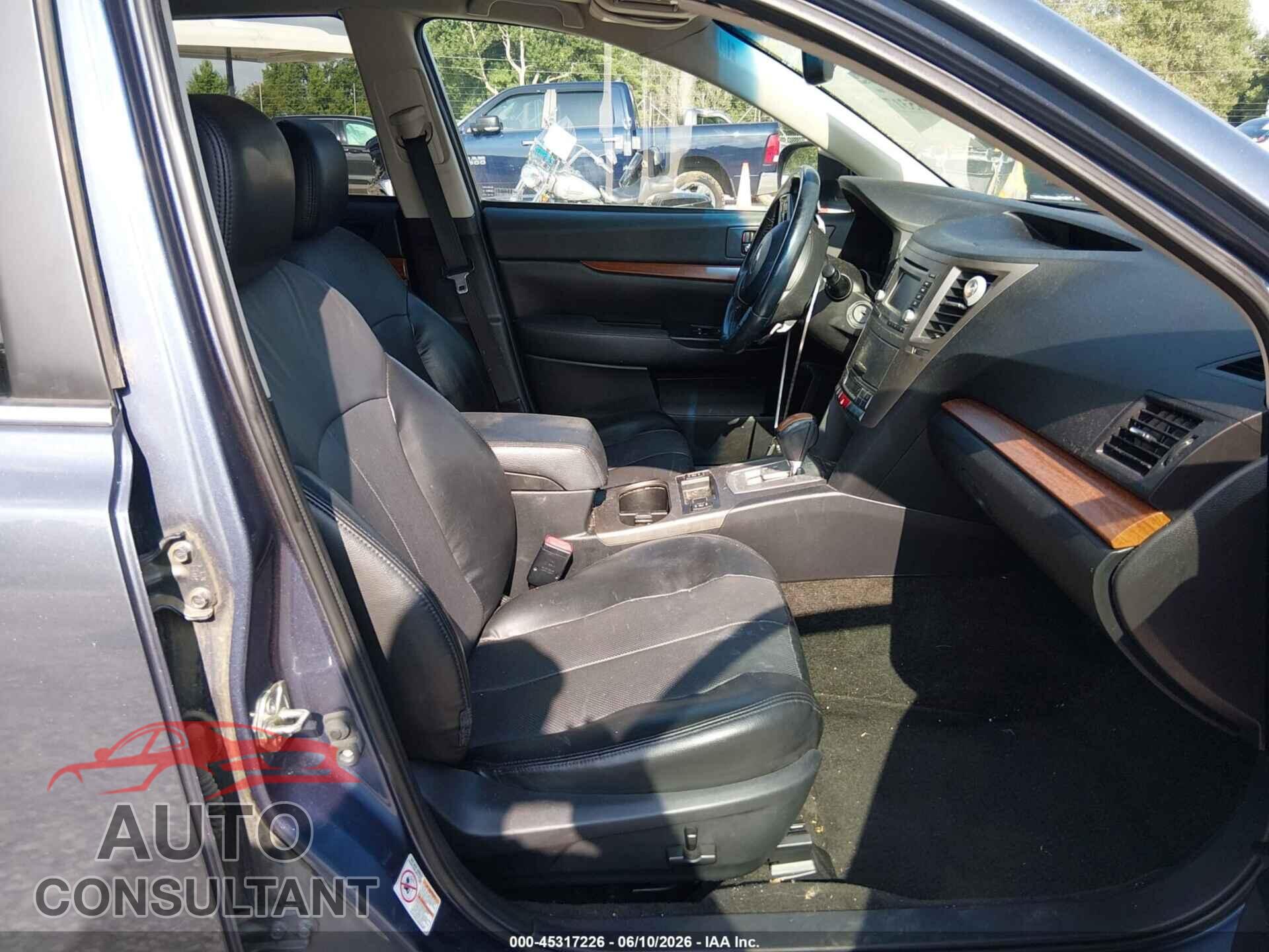 SUBARU OUTBACK 2014 - 4S4BRBLC4E3244008