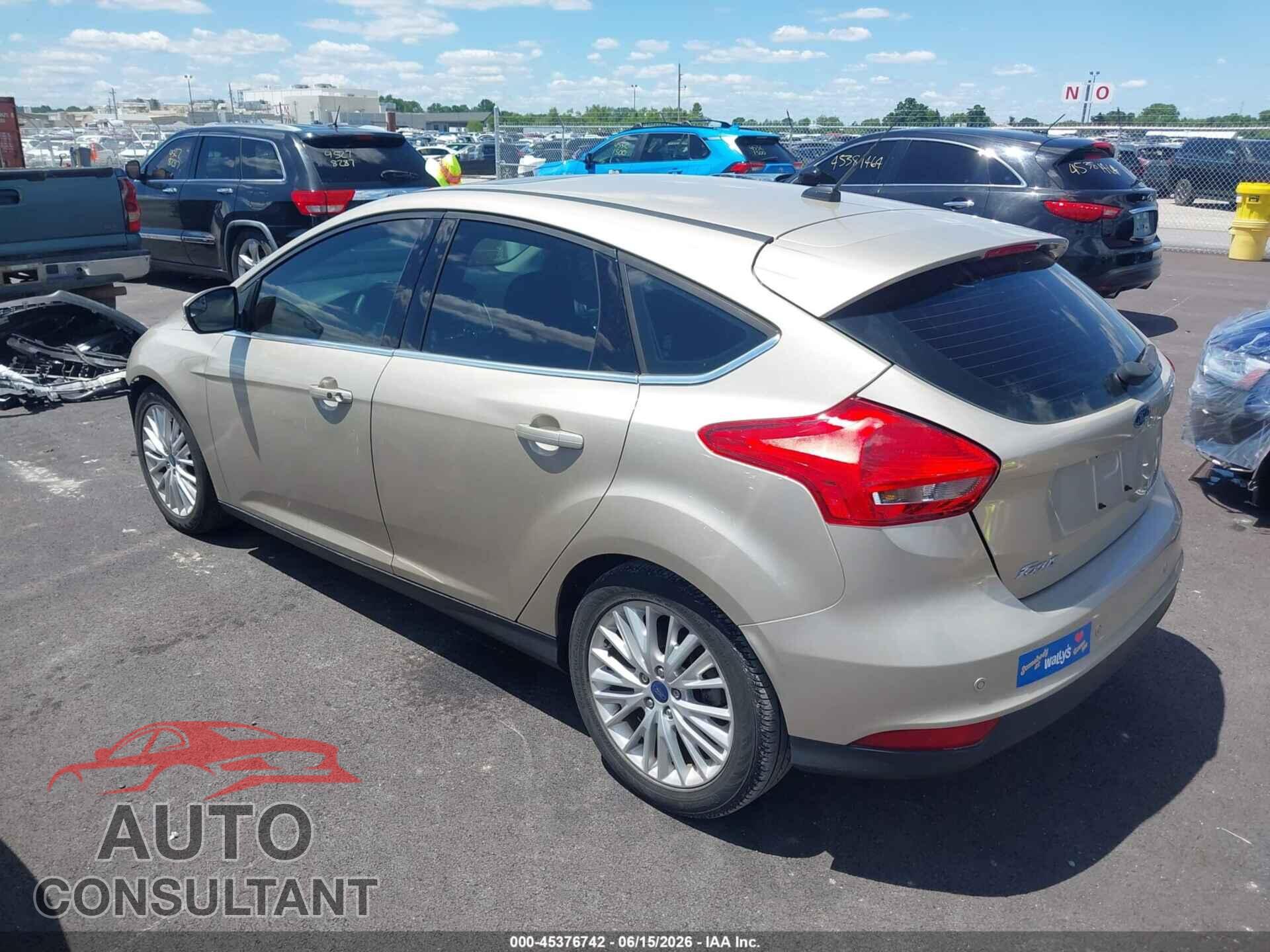 FORD FOCUS 2017 - 1FADP3N28HL324709