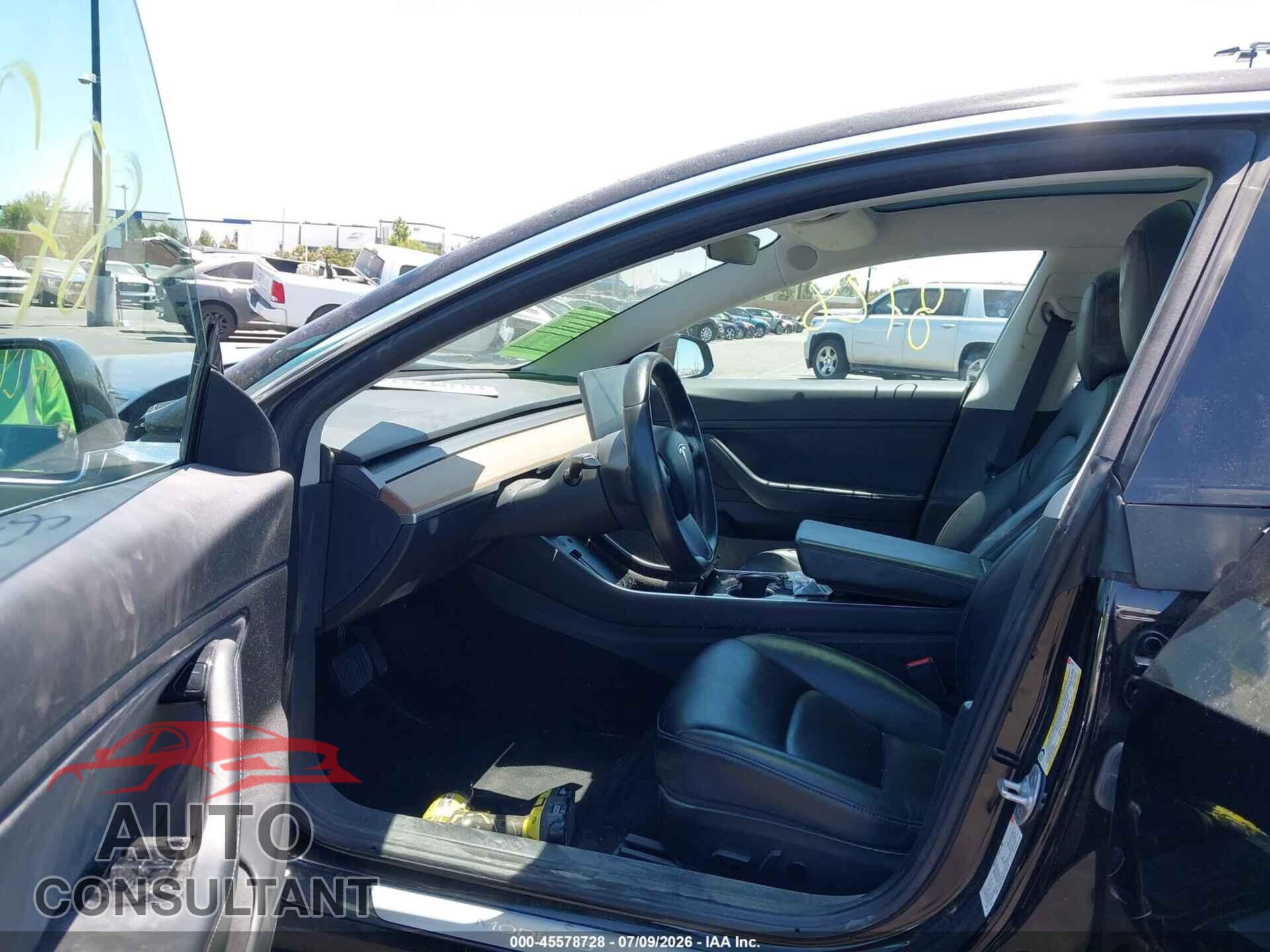 TESLA MODEL 3 2018 - 5YJ3E1EBXJF182131