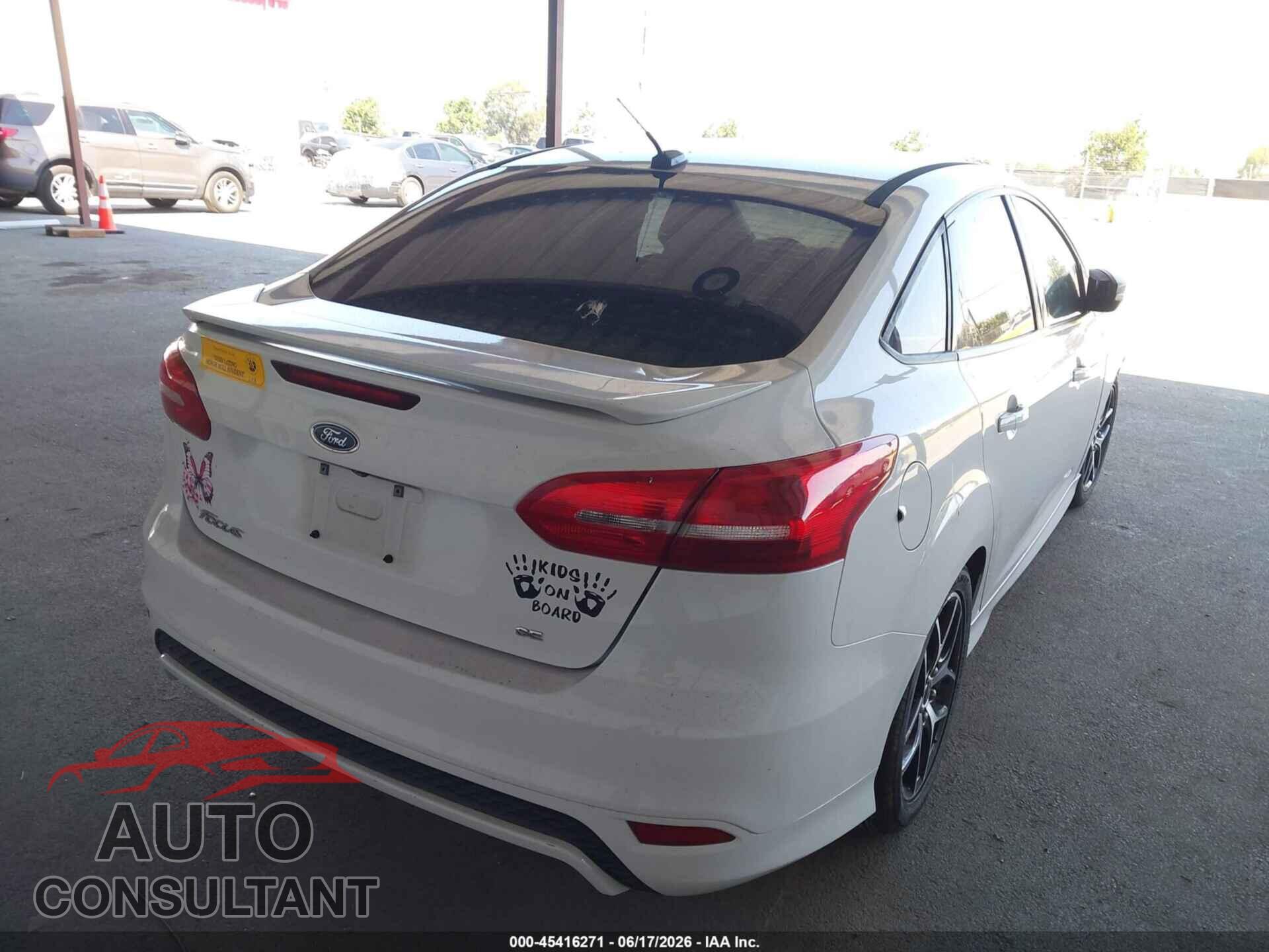 FORD FOCUS 2016 - 1FADP3F2XGL209140