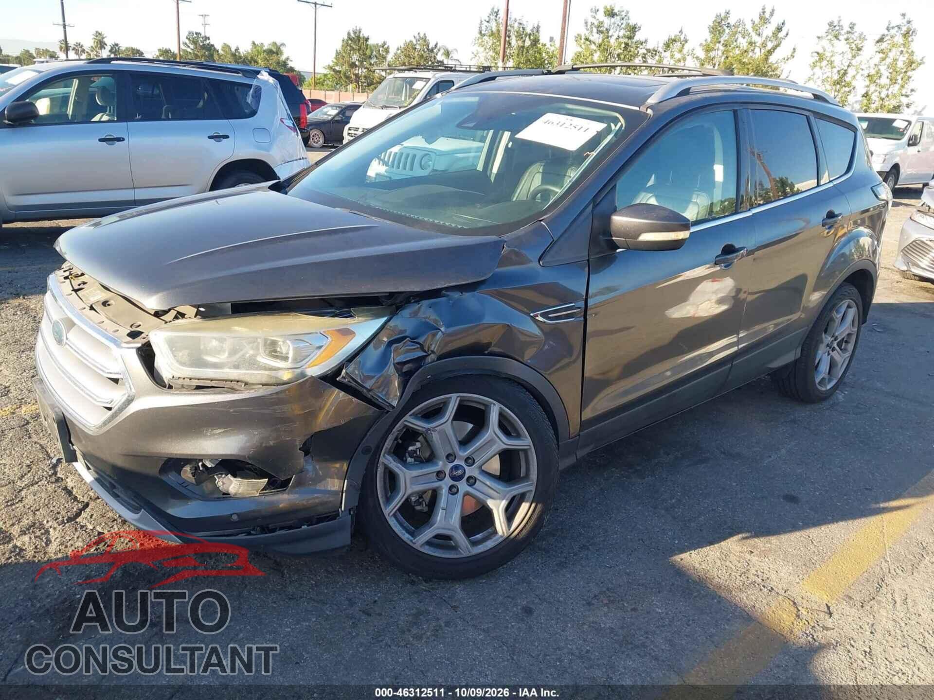 FORD ESCAPE 2017 - 1FMCU0J99HUD59331