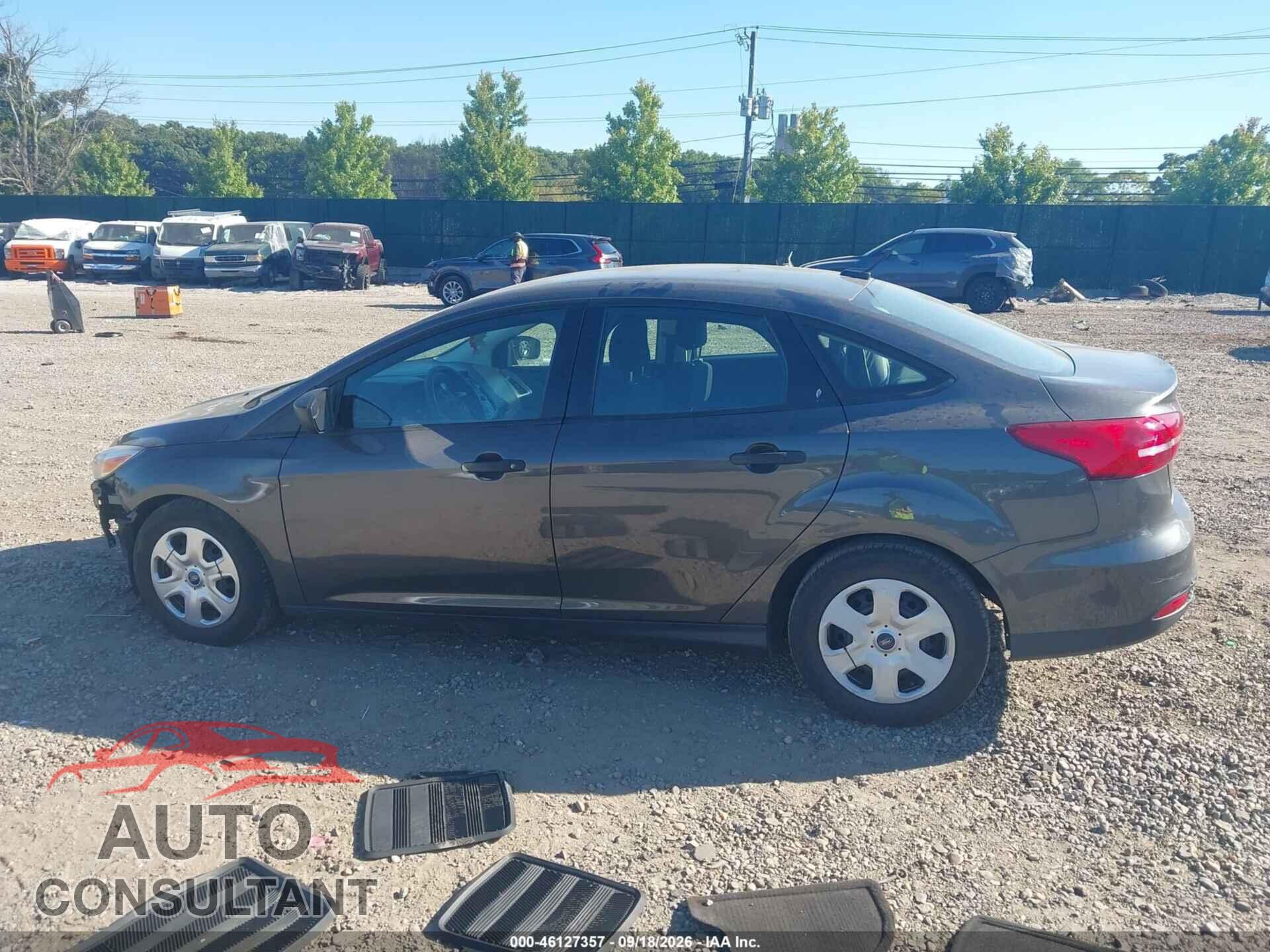 FORD FOCUS 2018 - 1FADP3E20JL237702