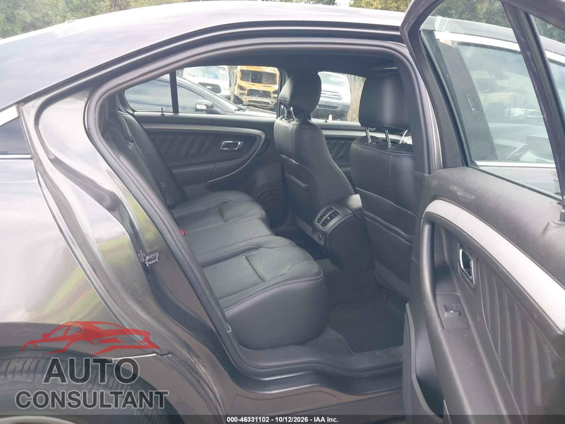 FORD TAURUS 2018 - 1FAHP2E86JG116844
