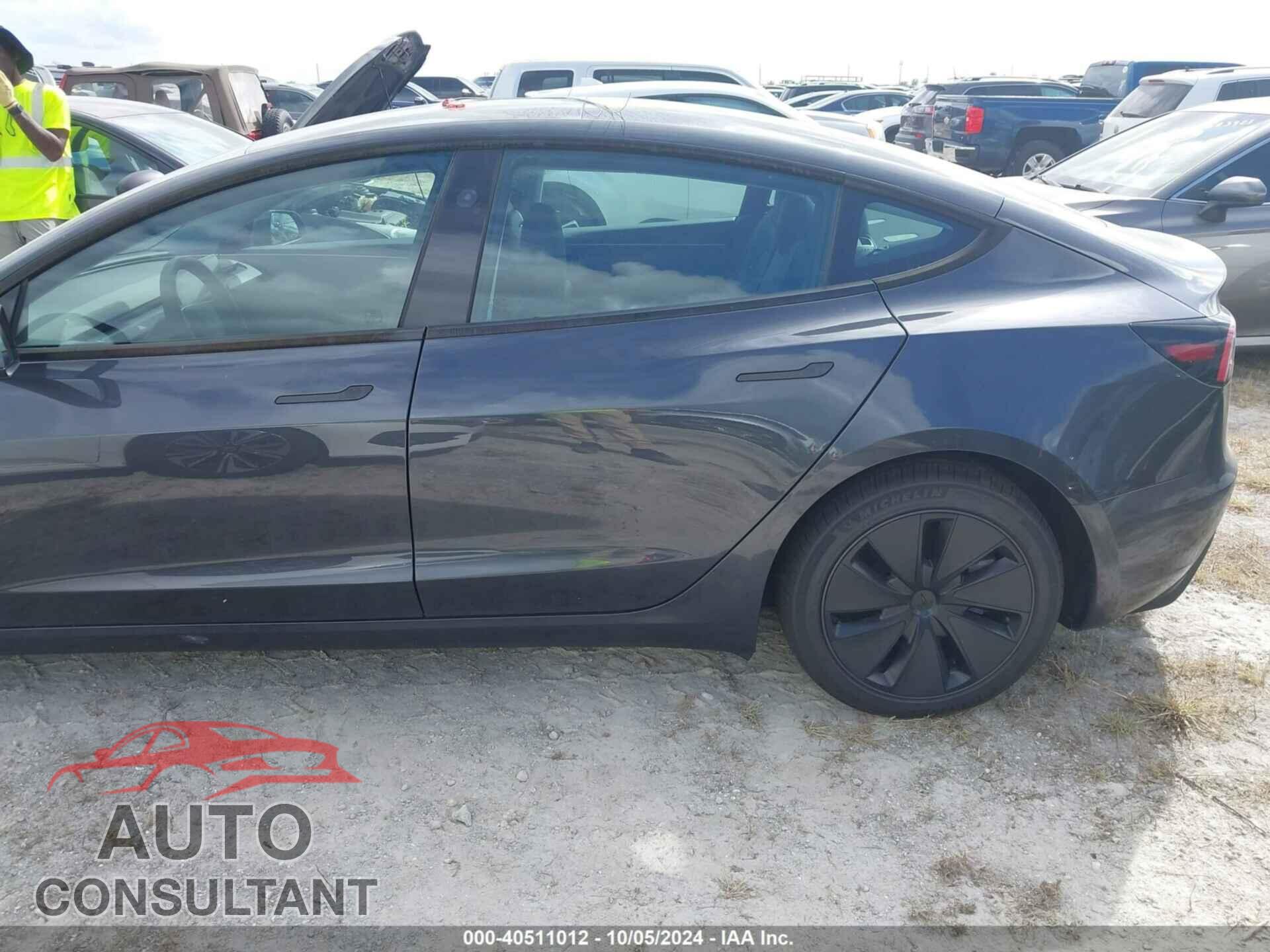TESLA MODEL 3 2024 - 5YJ3E1EA2RF748043