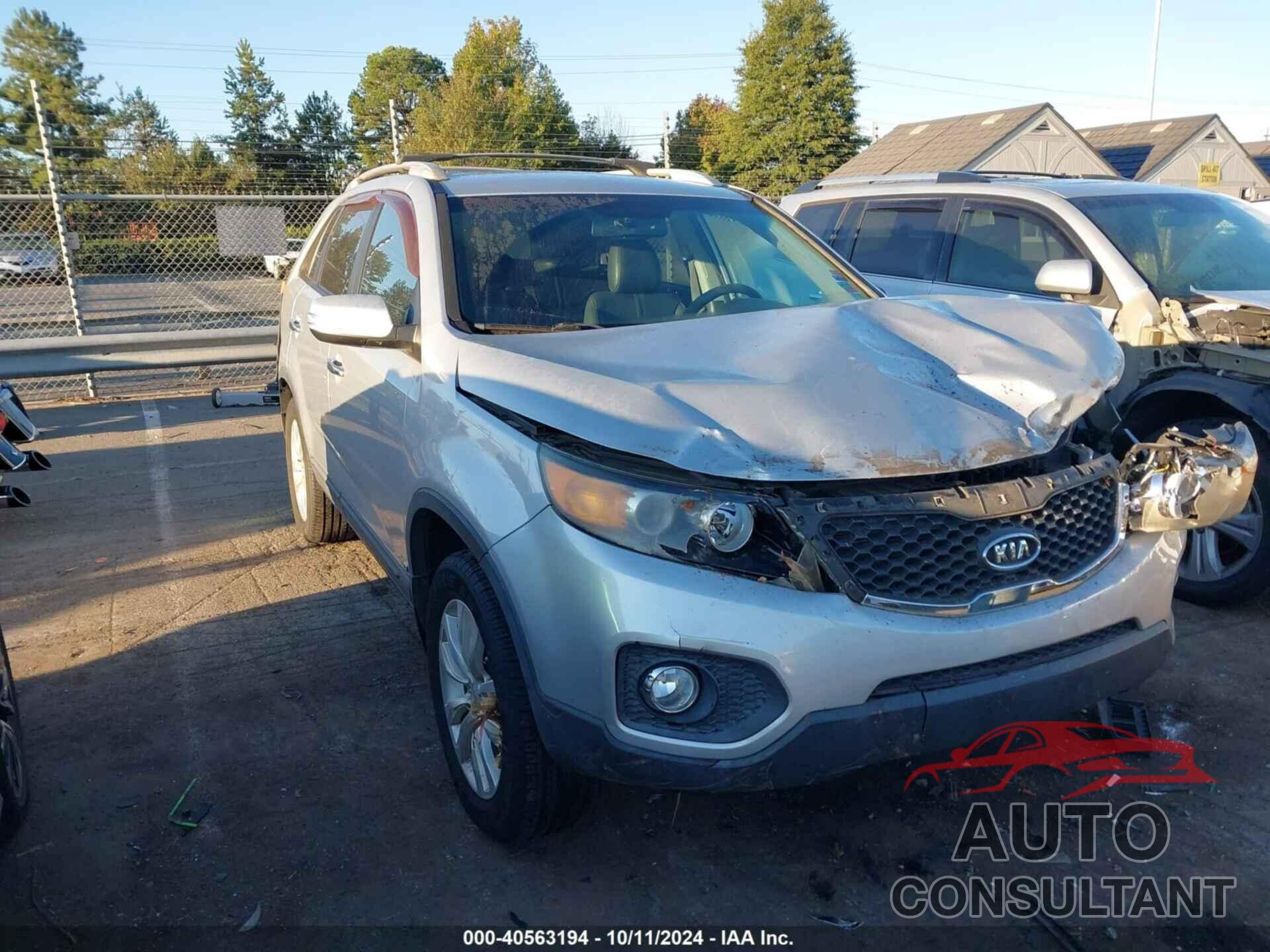 KIA SORENTO 2011 - 5XYKUDA10BG153731