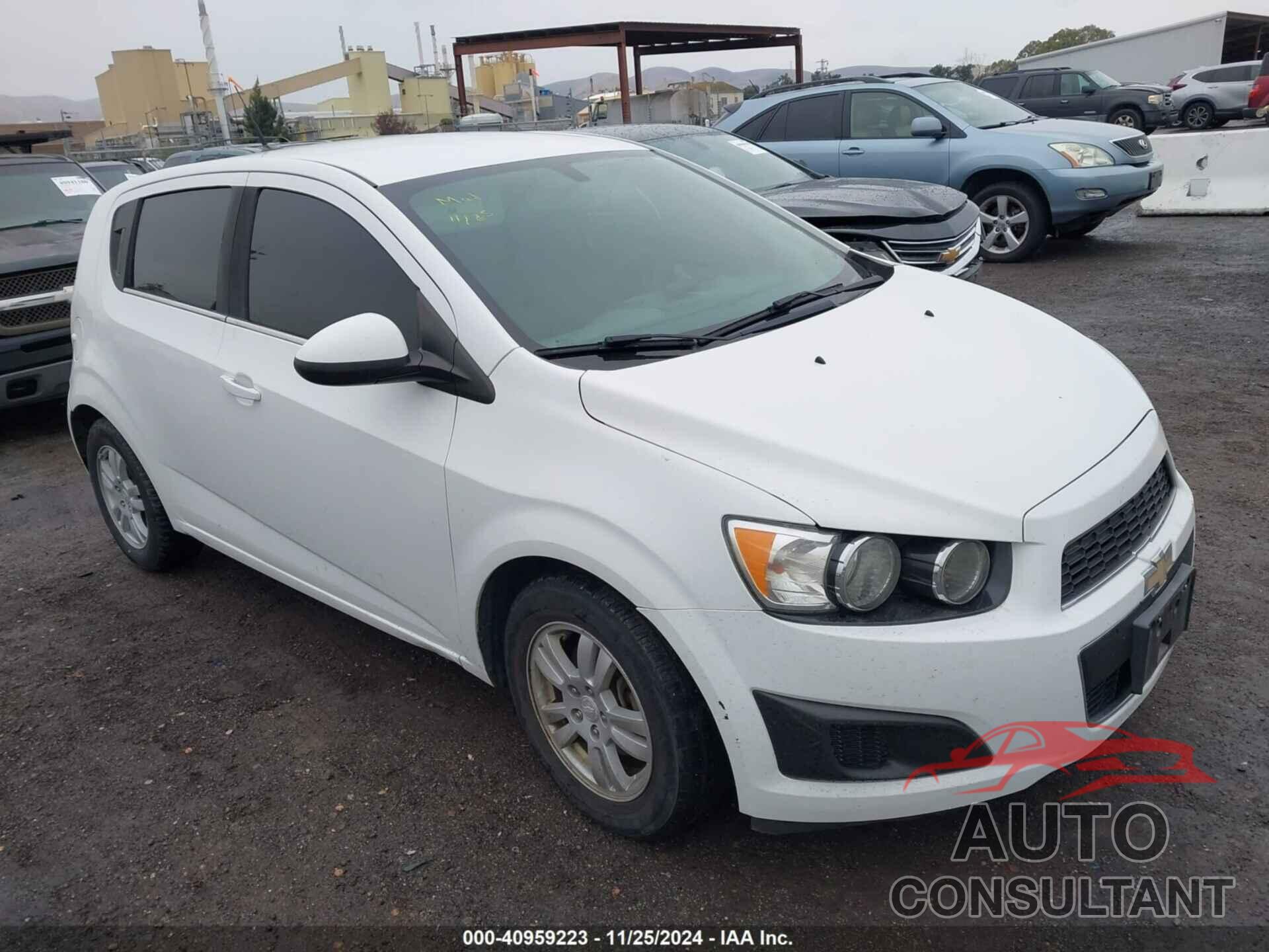 CHEVROLET SONIC 2014 - 1G1JC6SH1E4198646