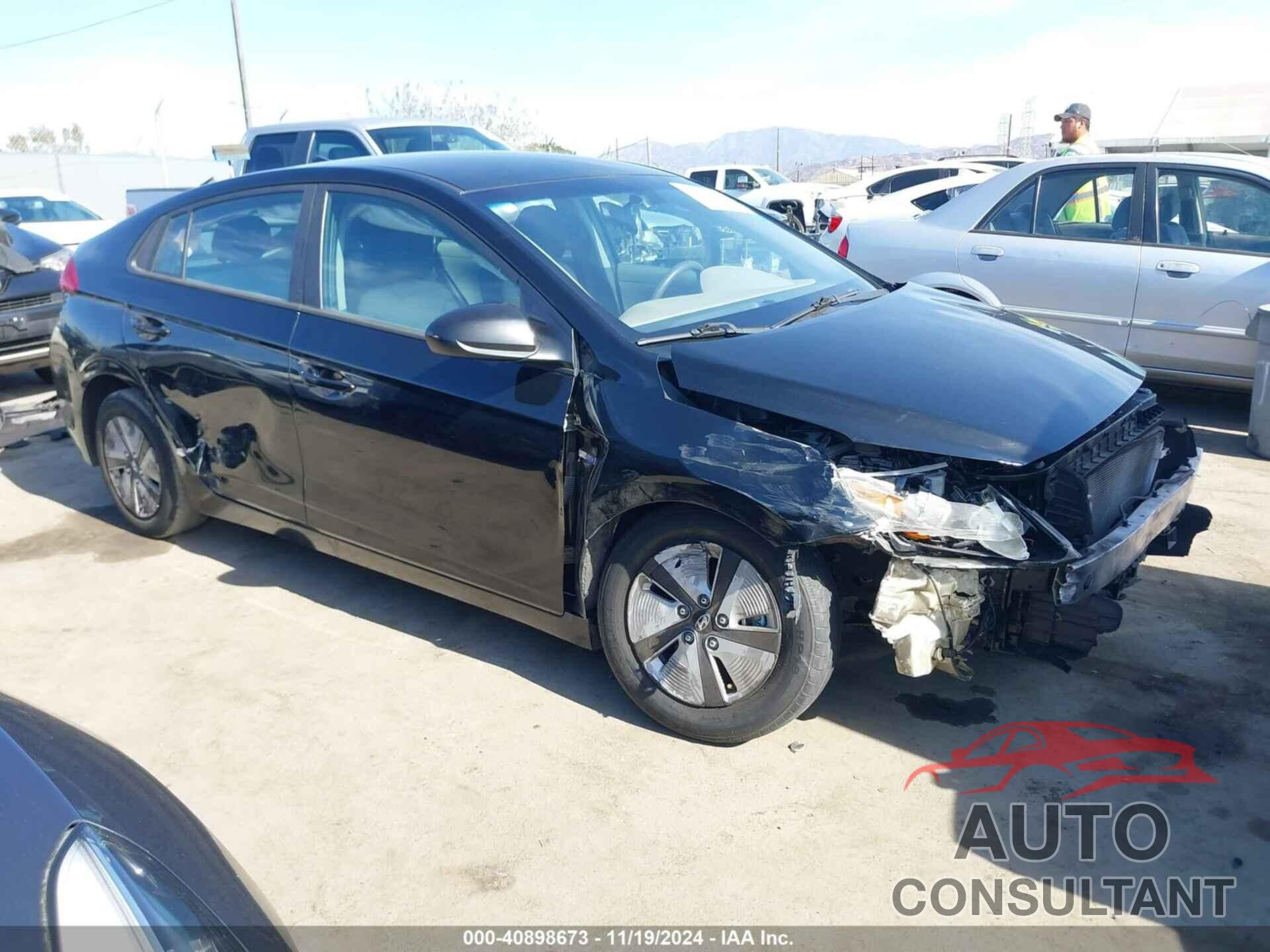 HYUNDAI IONIQ HYBRID 2017 - KMHC65LC1HU039615