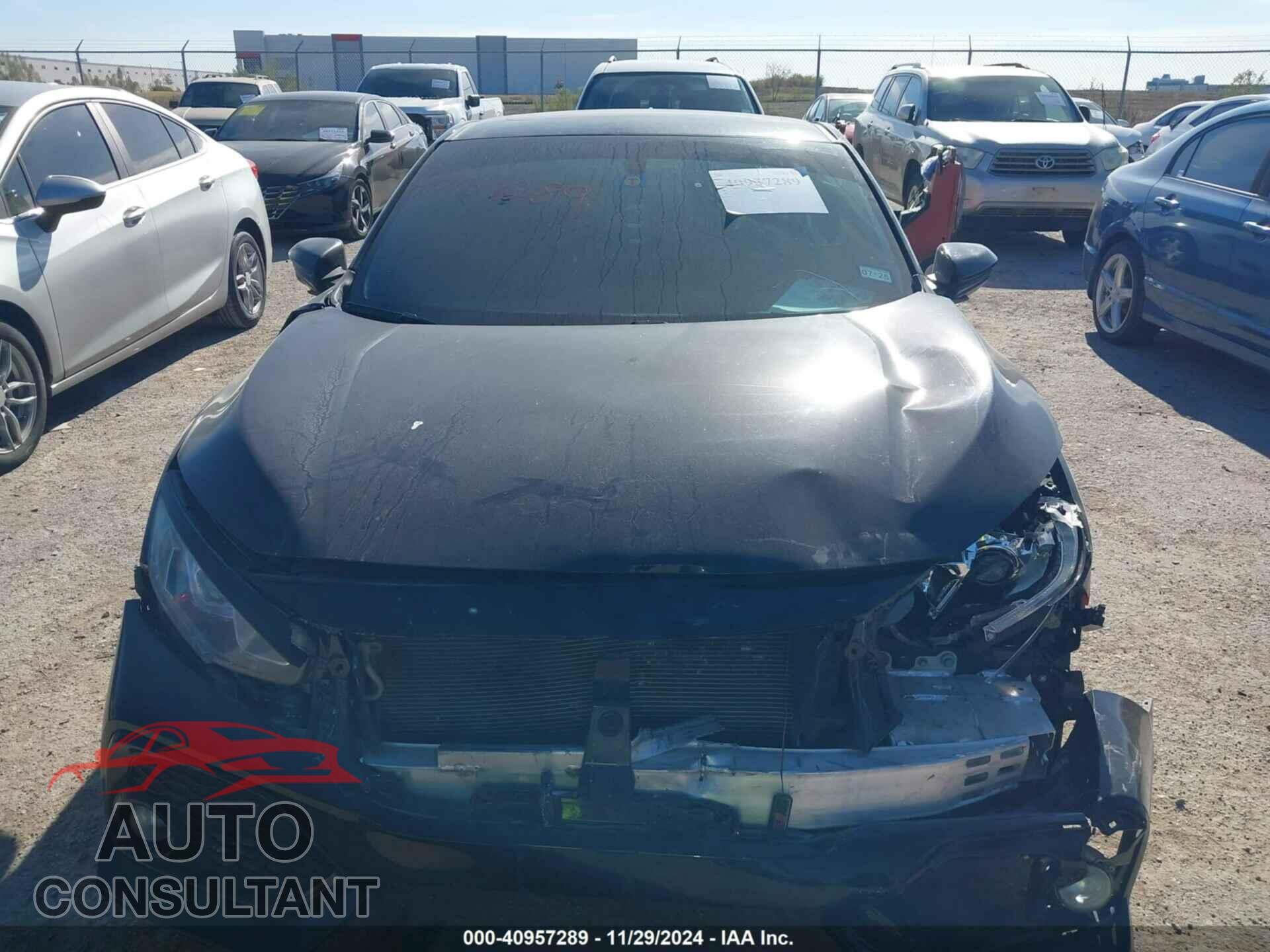 HONDA CIVIC 2018 - 2HGFC3A58JH751925
