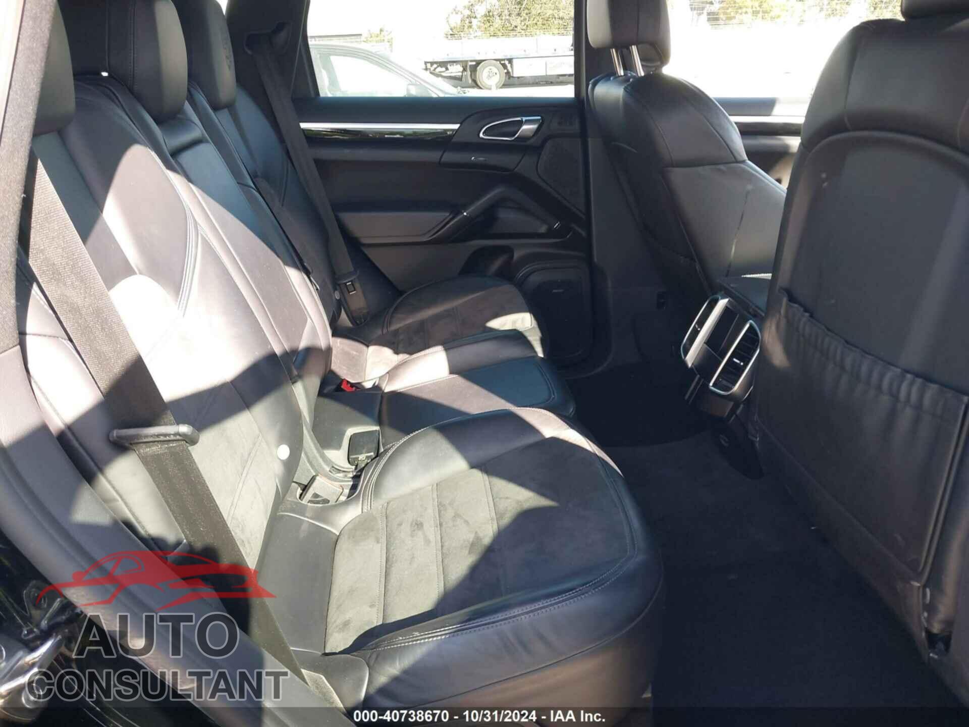 PORSCHE CAYENNE 2017 - WP1AA2A28HKA83737