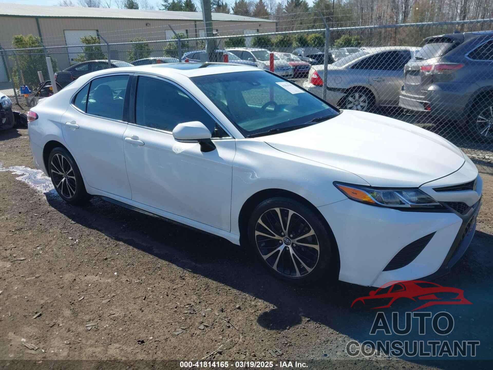 TOYOTA CAMRY 2018 - 4T1B11HK4JU043294