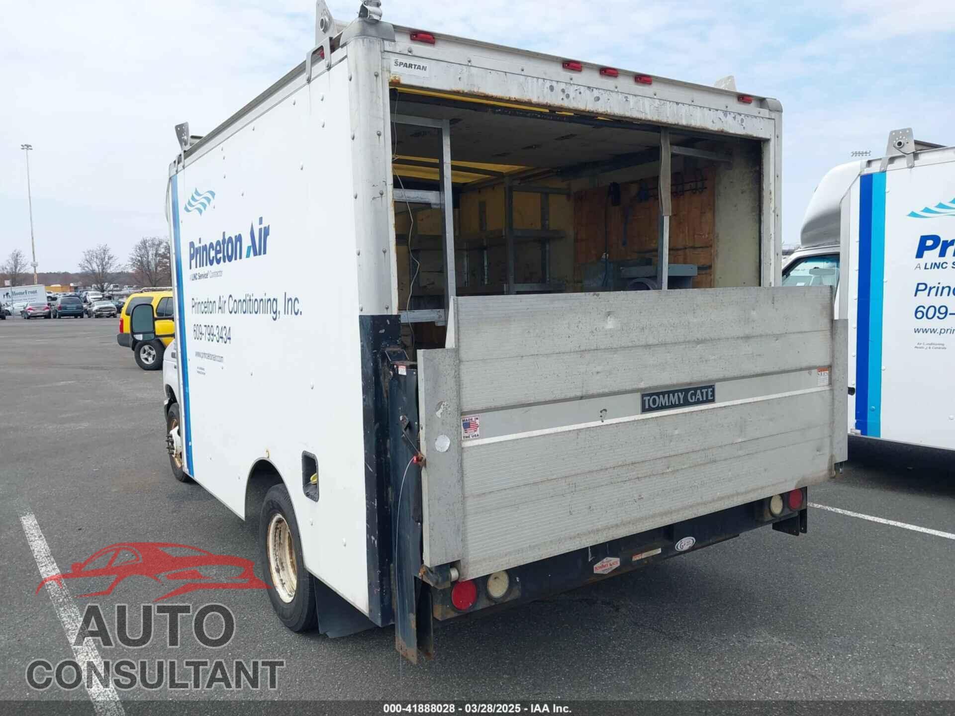 FORD E-350 CUTAWAY 2011 - 1FDWE3FL3BDB12104