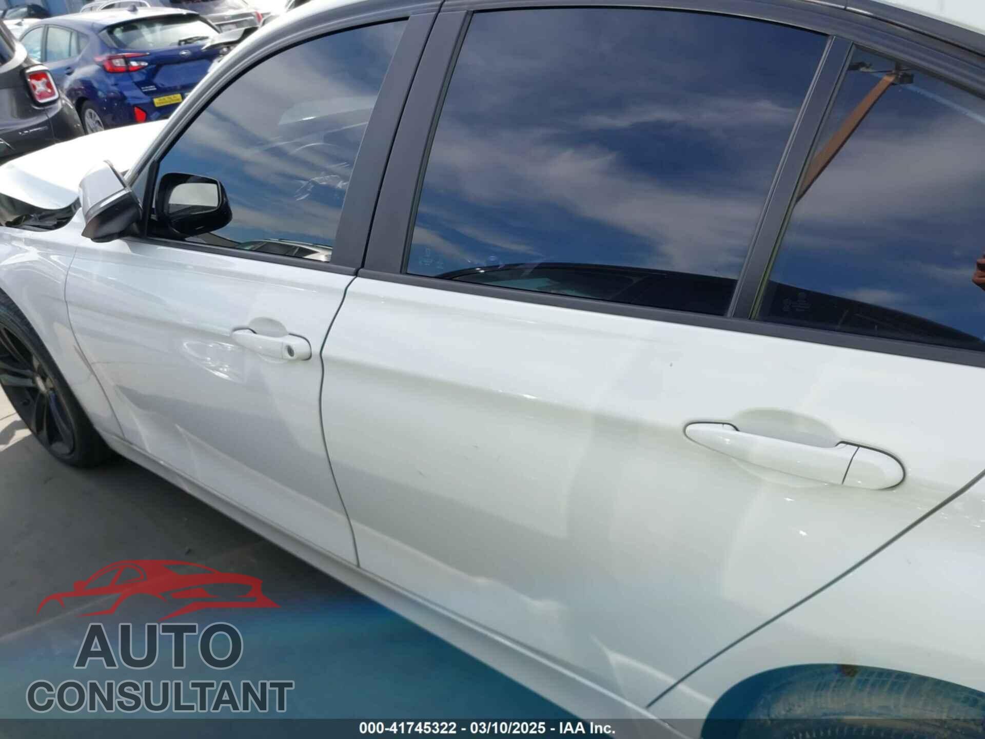 BMW 320I 2016 - WBA8E1G55GNU11559