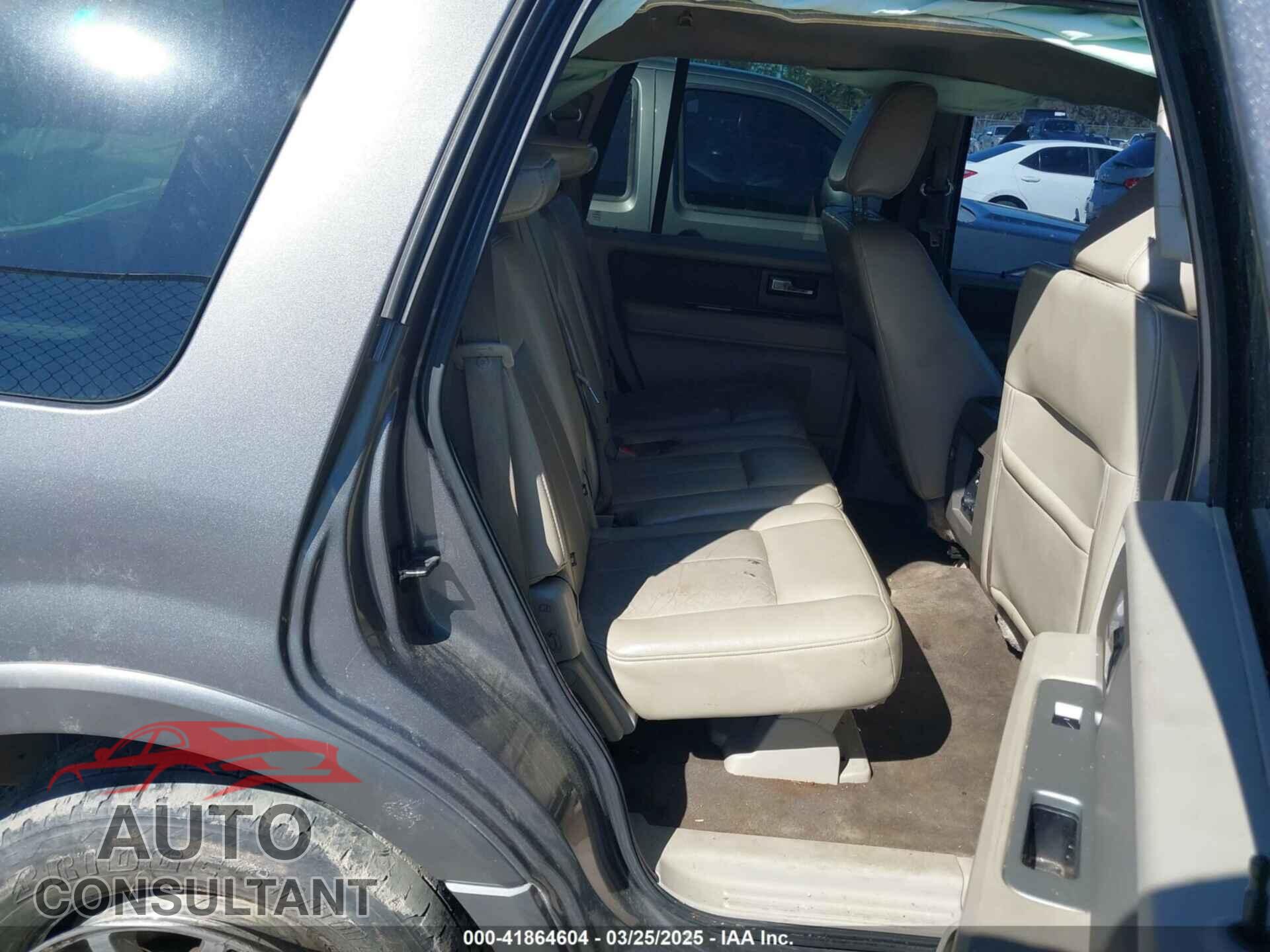 FORD EXPEDITION 2011 - 1FMJU1H54BEF00548