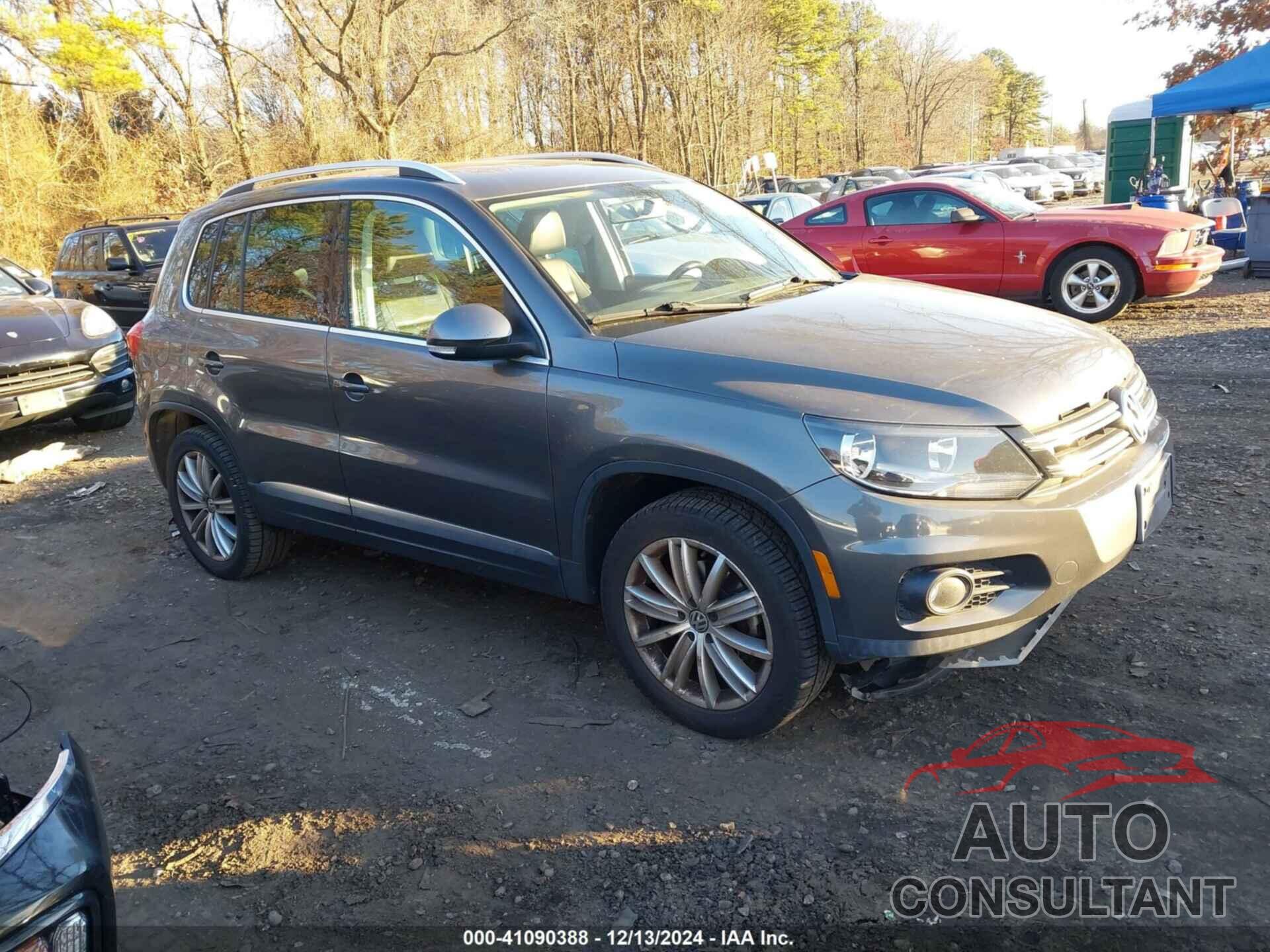 VOLKSWAGEN TIGUAN 2012 - WVGBV7AX7CW092364