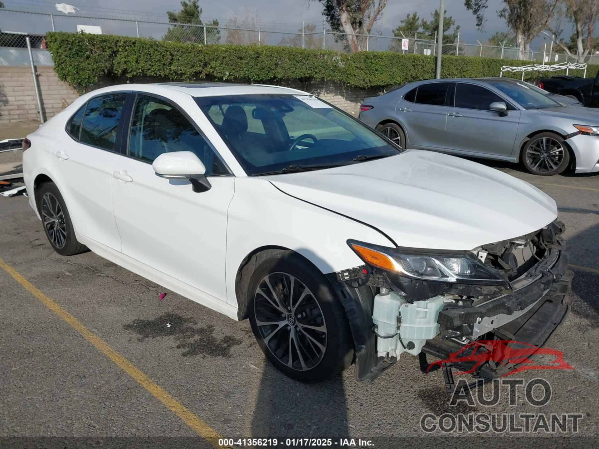 TOYOTA CAMRY 2018 - 4T1B11HK0JU027612