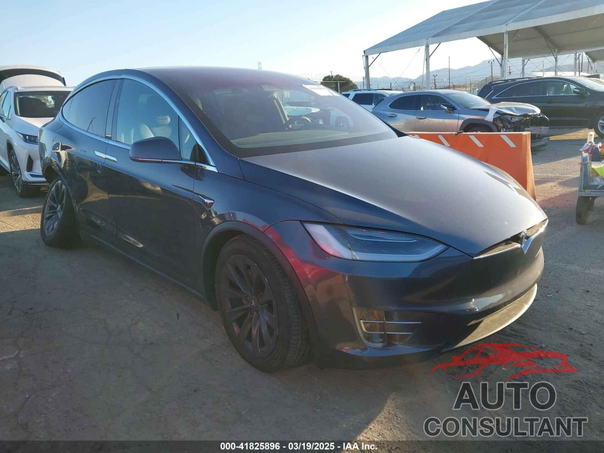 TESLA MODEL X 2018 - 5YJXCBE20JF103546