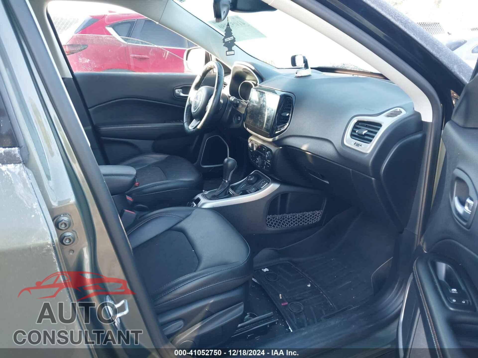 JEEP COMPASS 2018 - 3C4NJDBB2JT334592