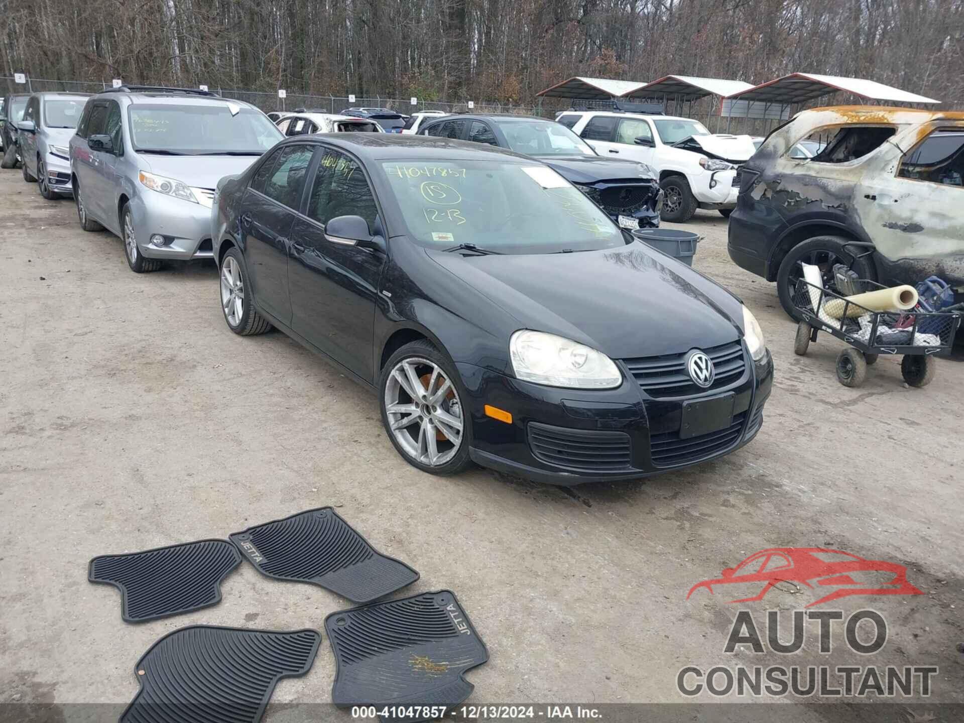 VOLKSWAGEN JETTA 2010 - 3VWRJ7AJ4AM075459