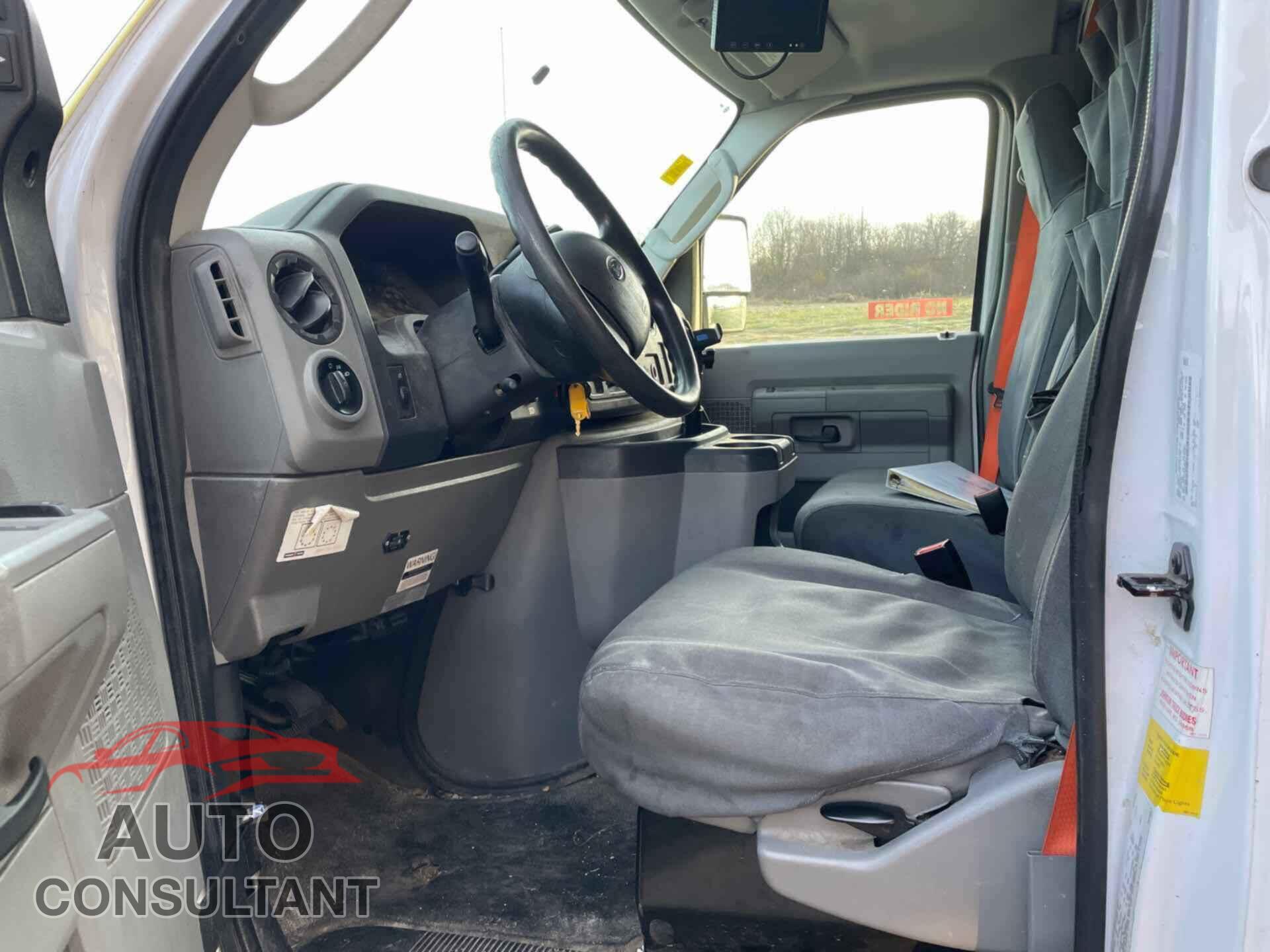 FORD ECONOLINE 2018 - 1FDXE4FS2JDC33299