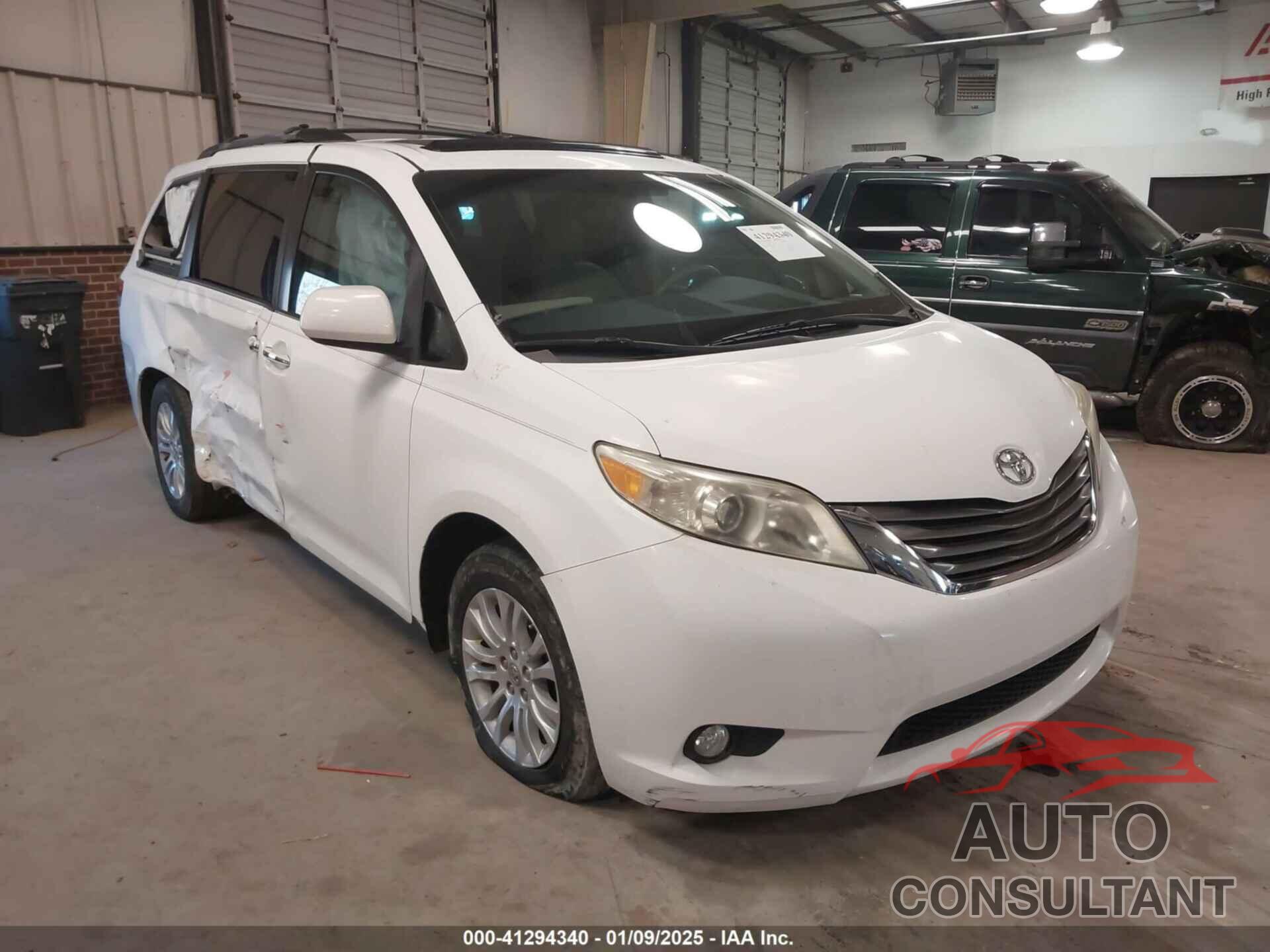 TOYOTA SIENNA 2011 - 5TDYK3DC5BS130066