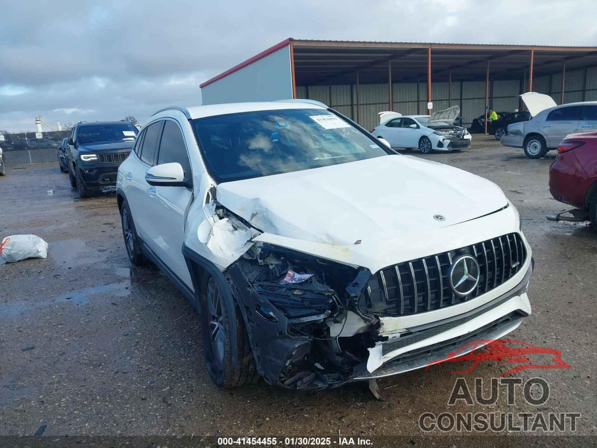 MERCEDES-BENZ AMG GLA 35 2023 - W1N4N5BB1PJ451918