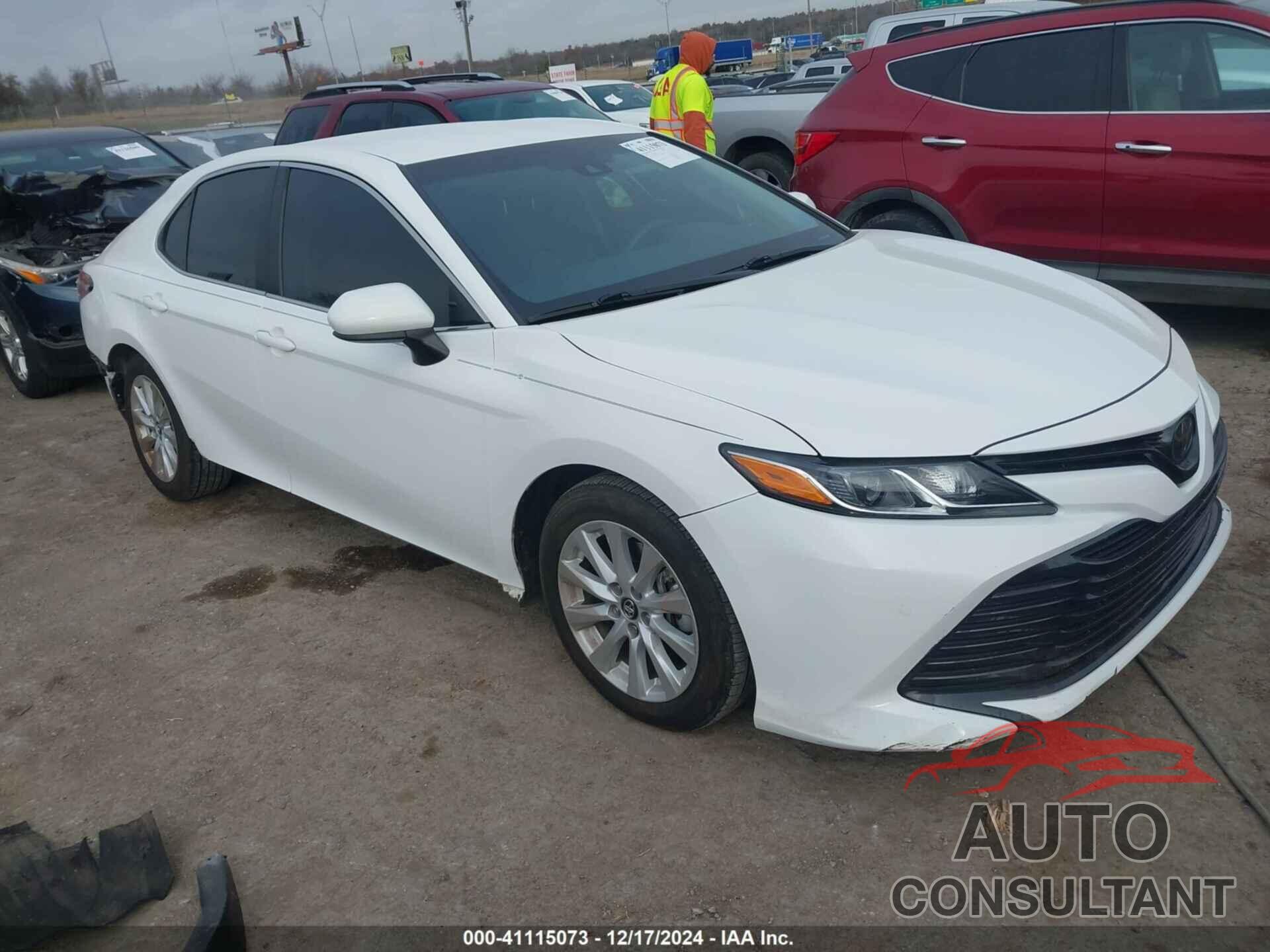 TOYOTA CAMRY 2018 - 4T1B11HK5JU119783