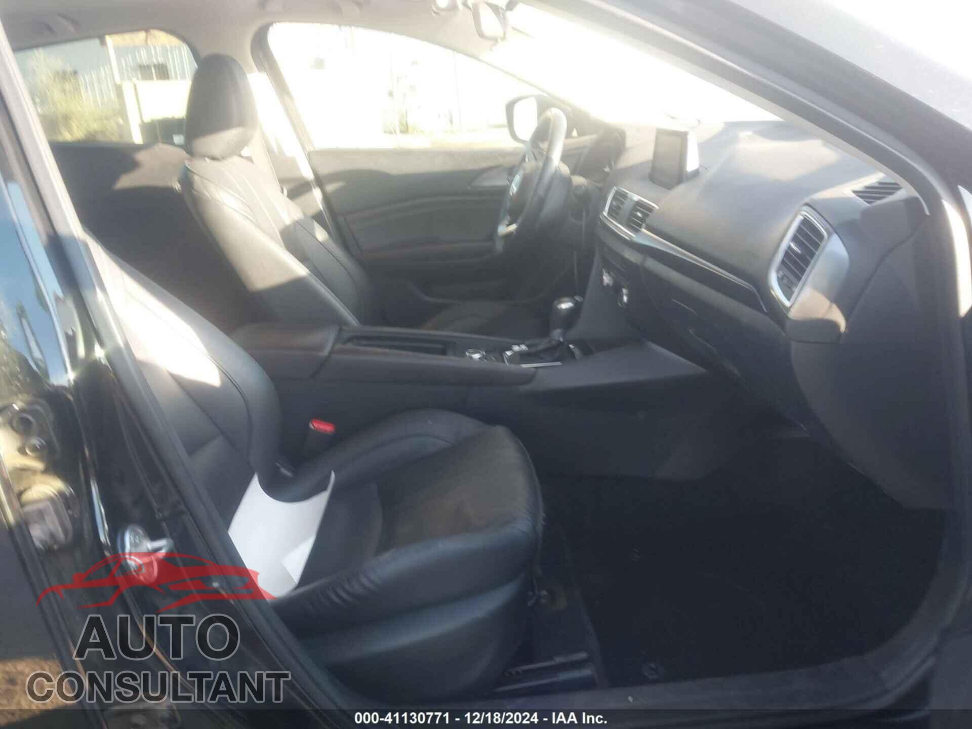 MAZDA 3 2018 - 3MZBN1M33JM275782