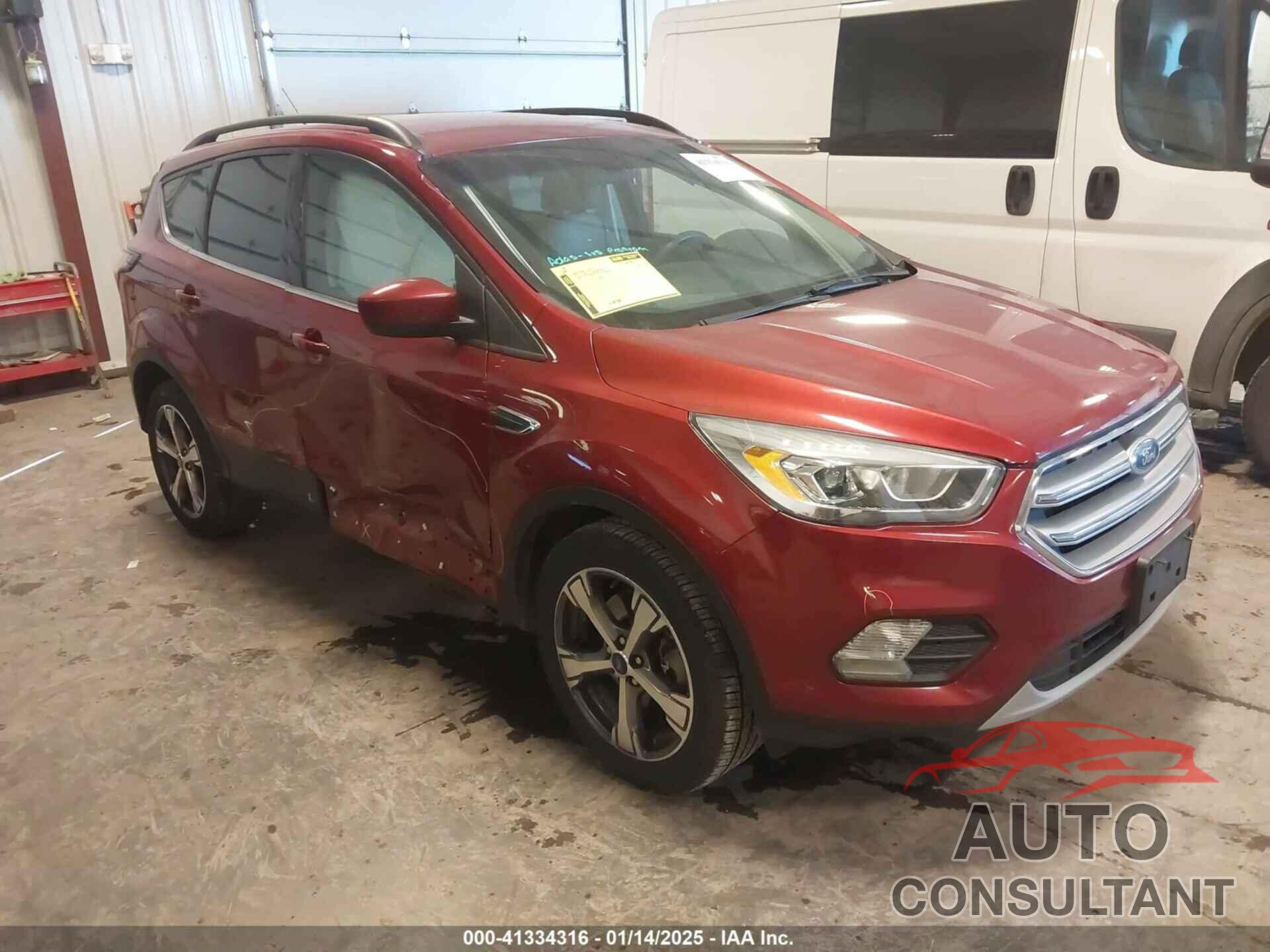 FORD ESCAPE 2017 - 1FMCU9GD8HUC49564