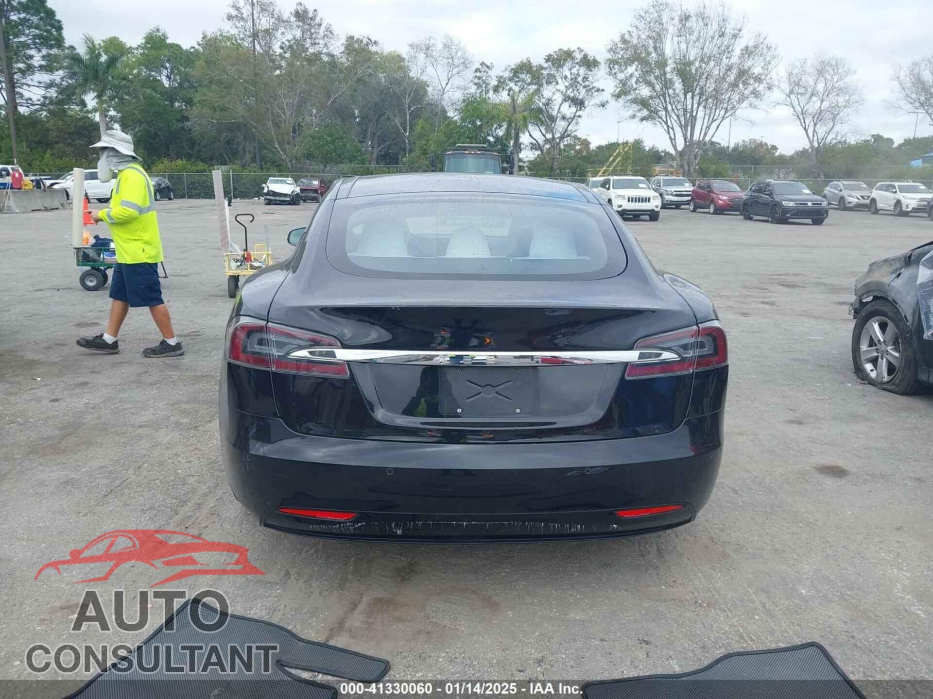 TESLA MODEL S 2018 - 5YJSA1E21JF260769