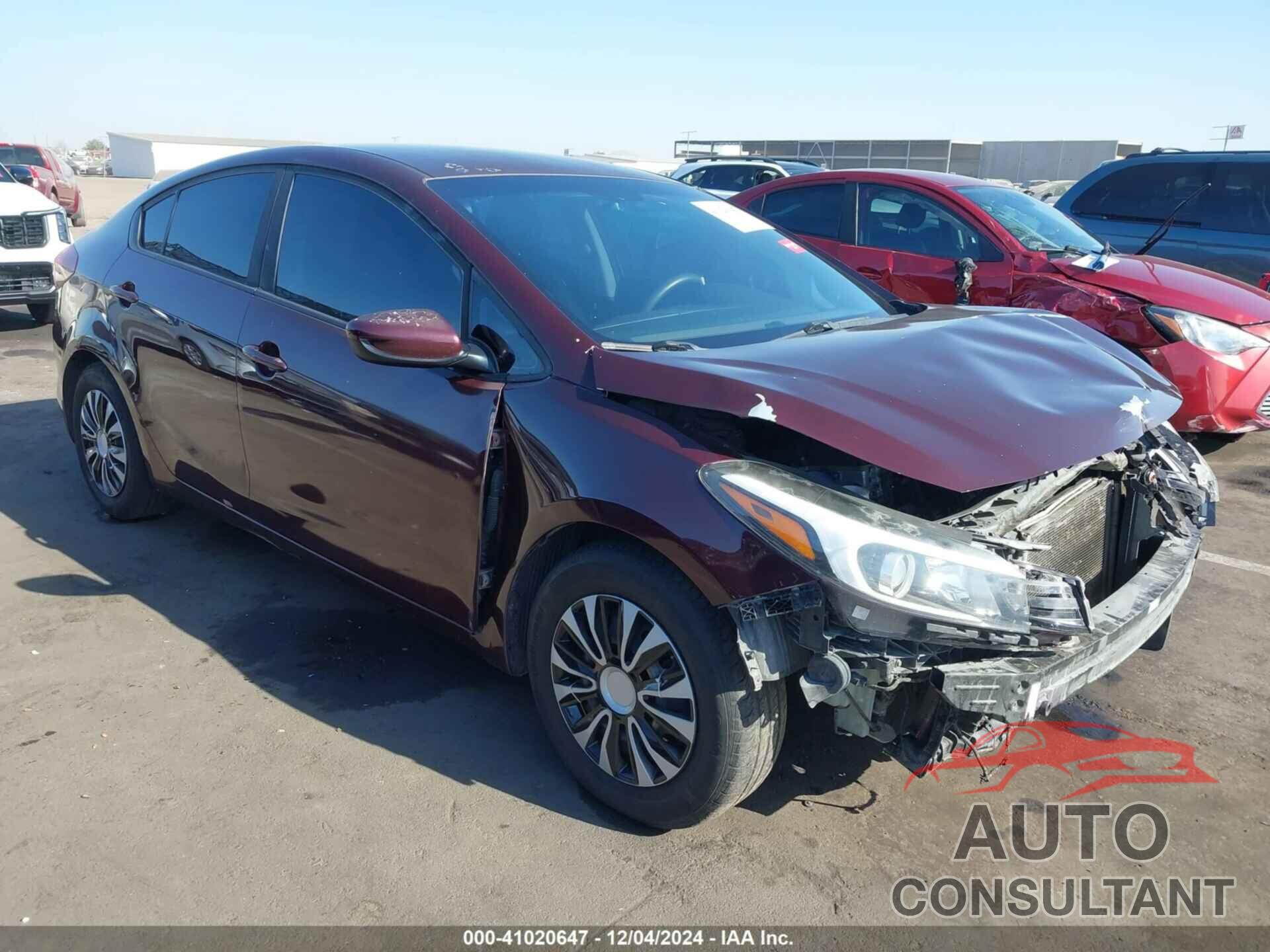 KIA FORTE 2017 - 3KPFK4A74HE040060