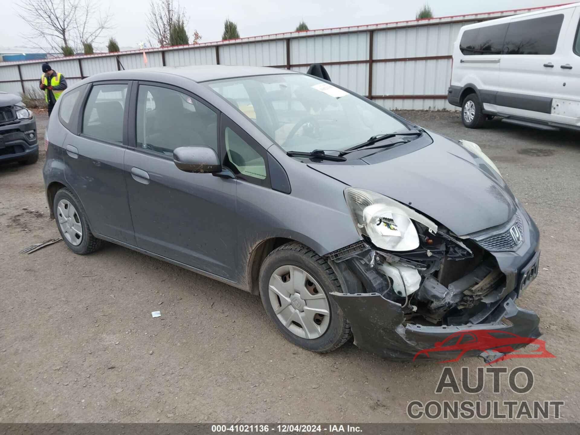 HONDA FIT 2013 - JHMGE8H33DC003992
