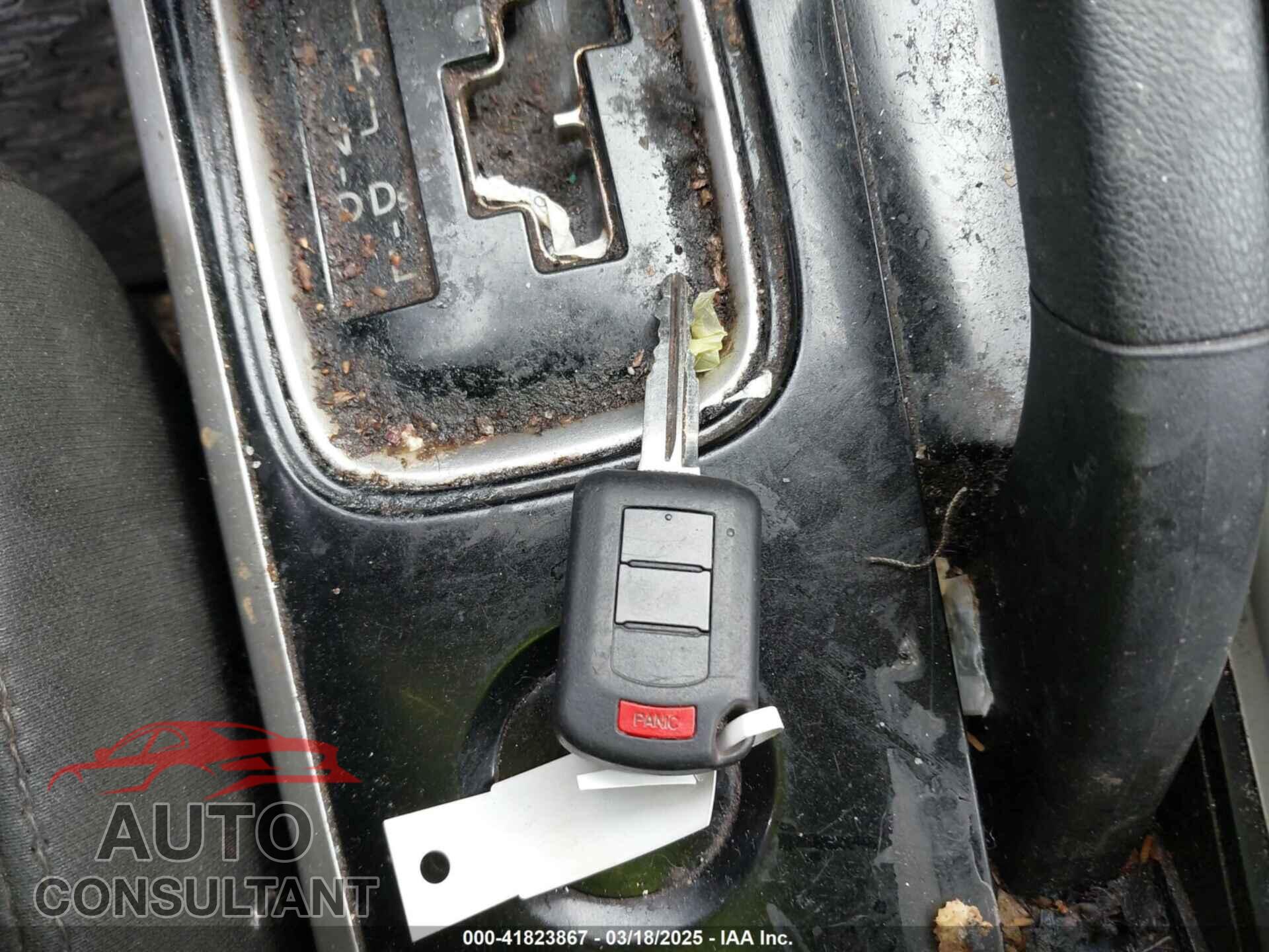 MITSUBISHI OUTLANDER 2017 - JA4AD2A38HZ064978